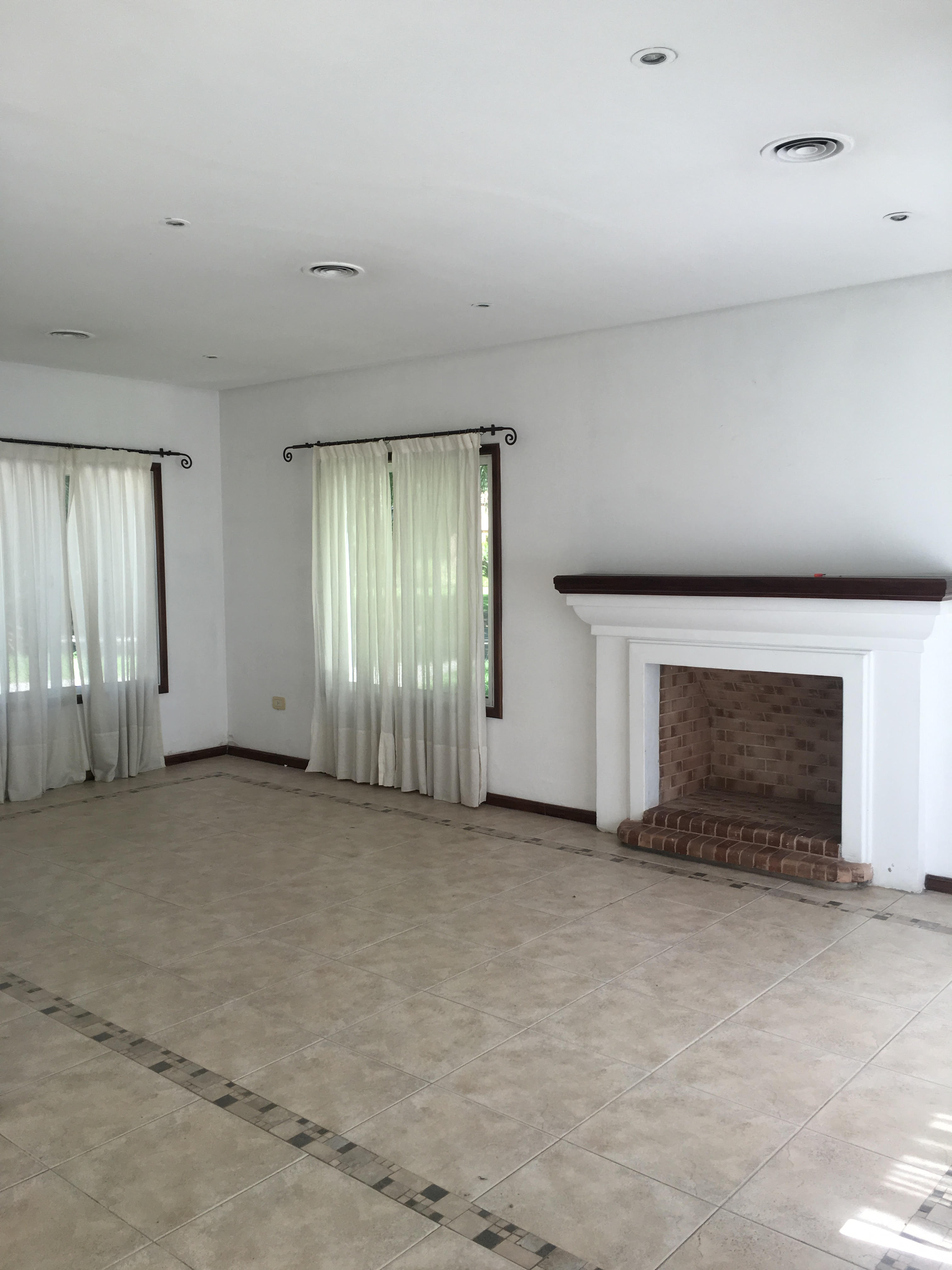 Hermosa casa de 2 plantas en Country Solar del Bosque - Canning — foto 3