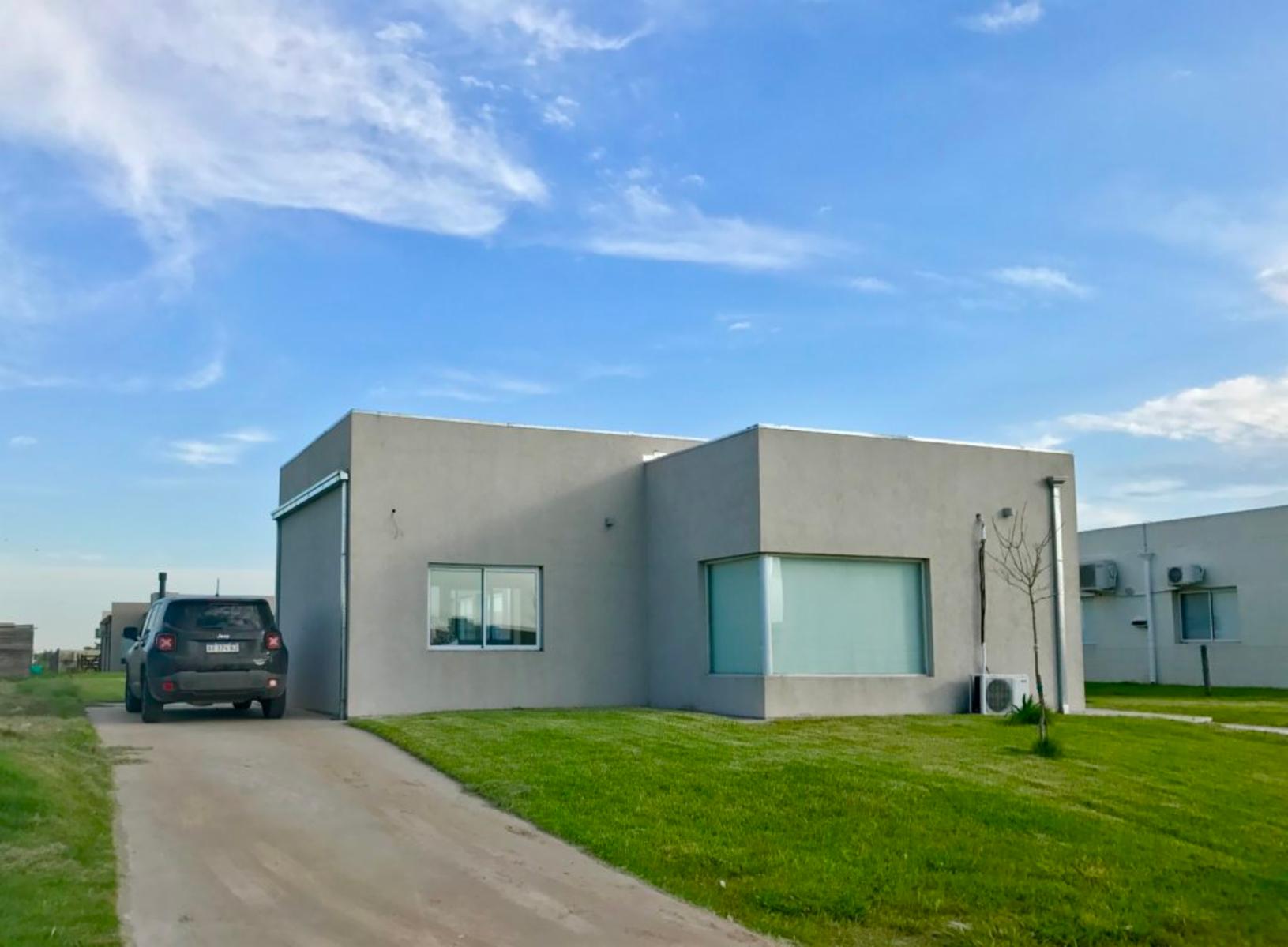 Casa de una planta estilo minimalista en Club de Campo Santa Rita - San Vicente — foto 4