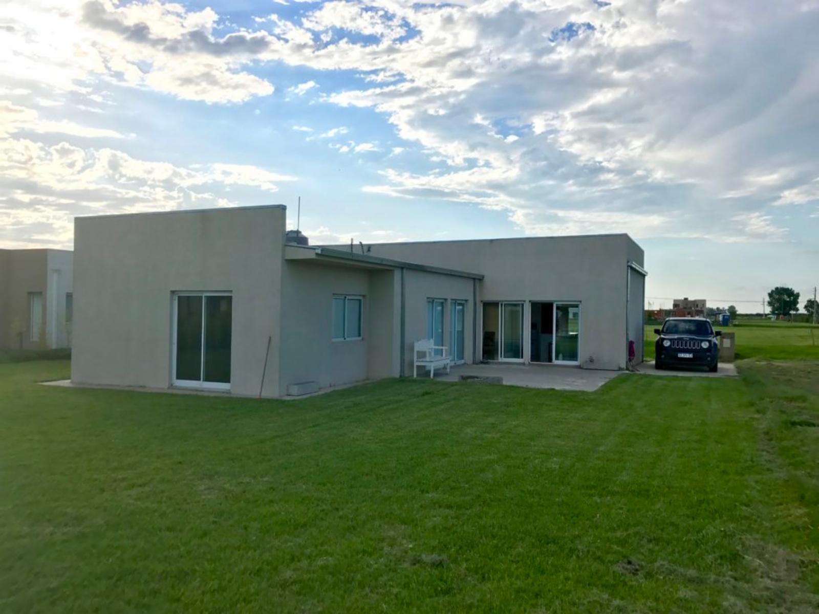 Casa de una planta estilo minimalista en Club de Campo Santa Rita - San Vicente — foto 7