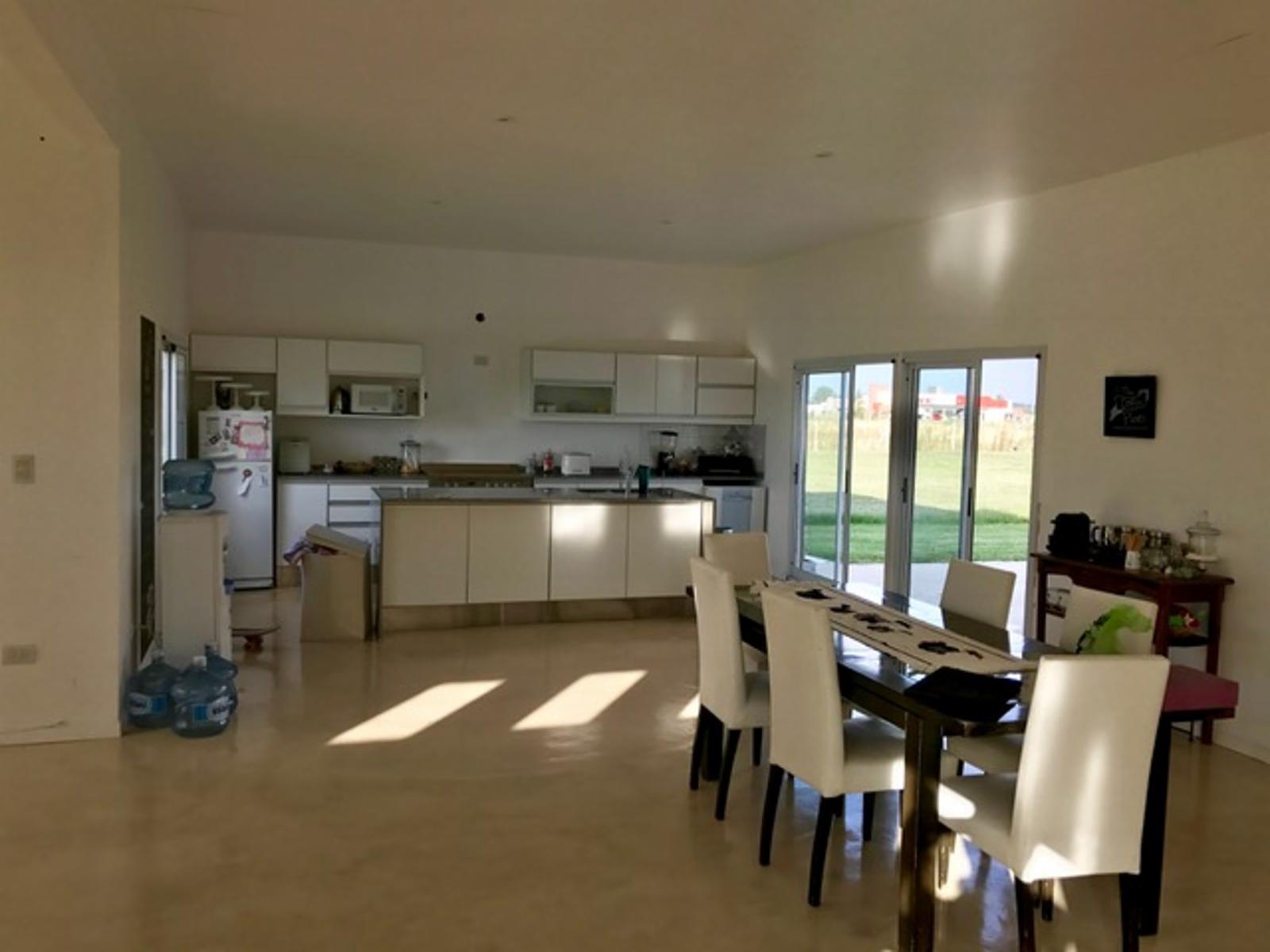 Casa de una planta estilo minimalista en Club de Campo Santa Rita - San Vicente — foto 8