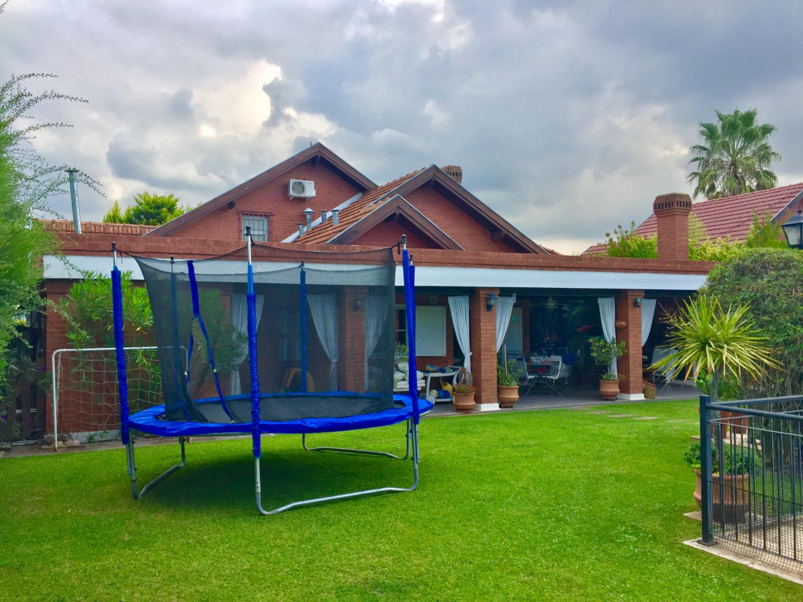 Excelente propiedad en Echeverria del Lago con hermoso lote parquizado - OPORTUNIDAD CALIDAD PRECIO!!!!!! — foto 2