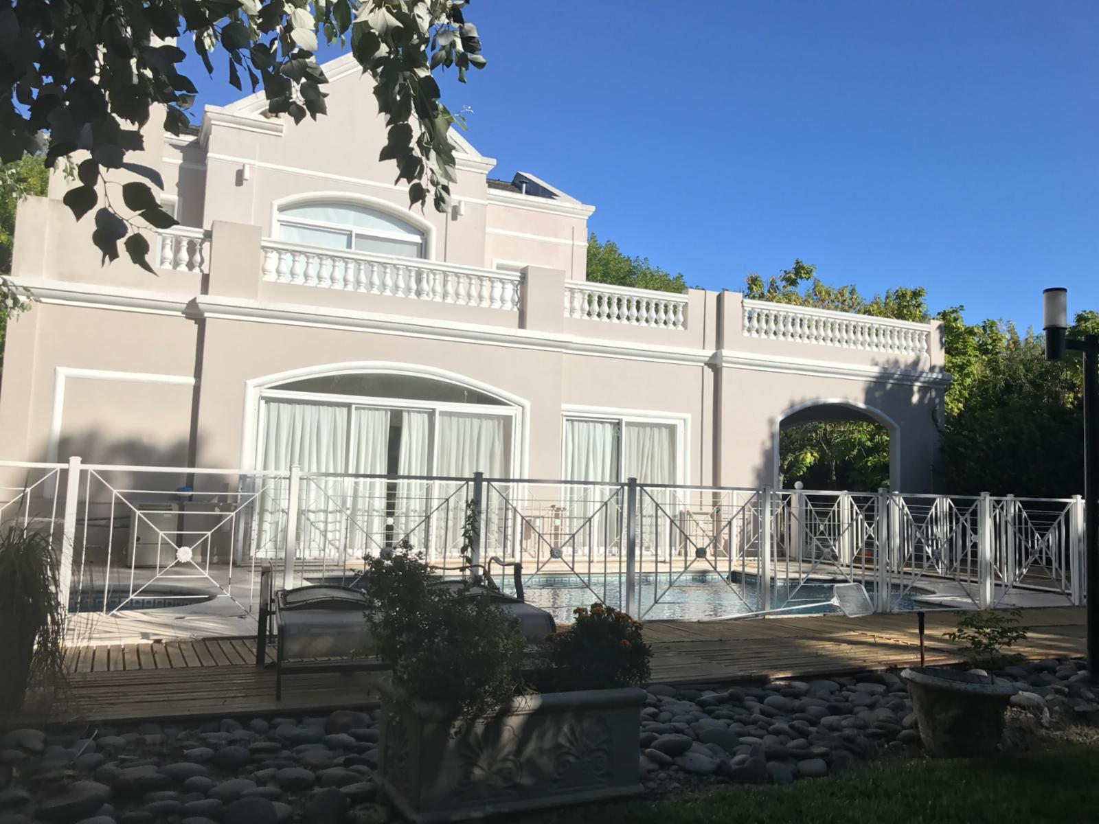 Excelente propiedad de 4 habitaciones en Solar del Bosque — foto 2