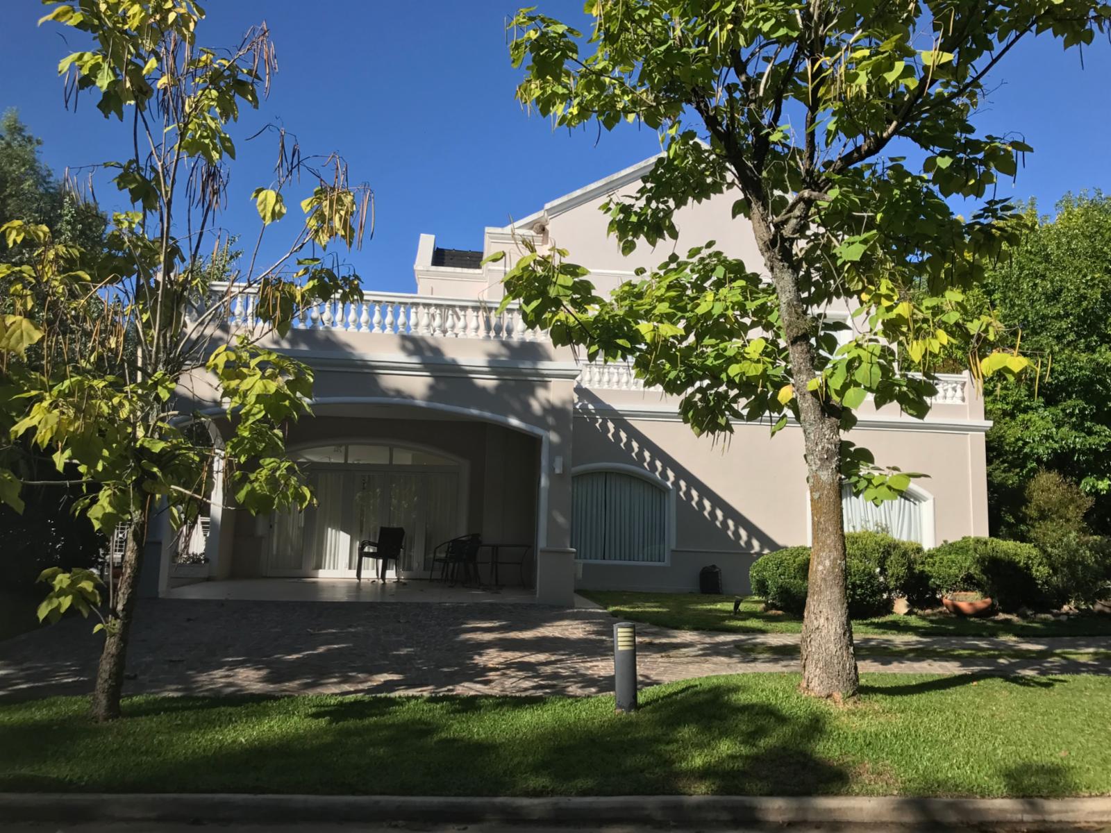 Excelente propiedad de 4 habitaciones en Solar del Bosque — foto 3