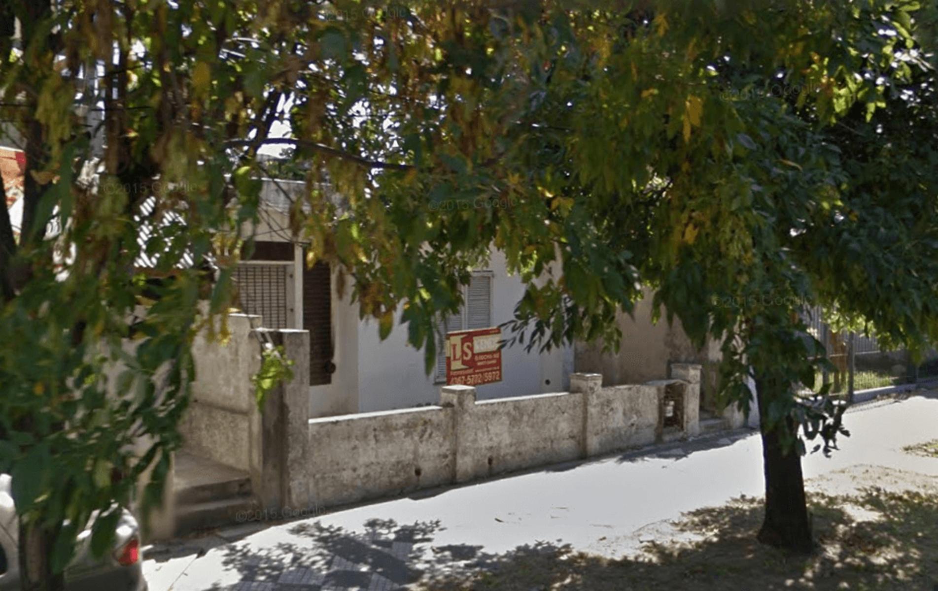 Casa de 3 dormitorios con excelente ubicación.