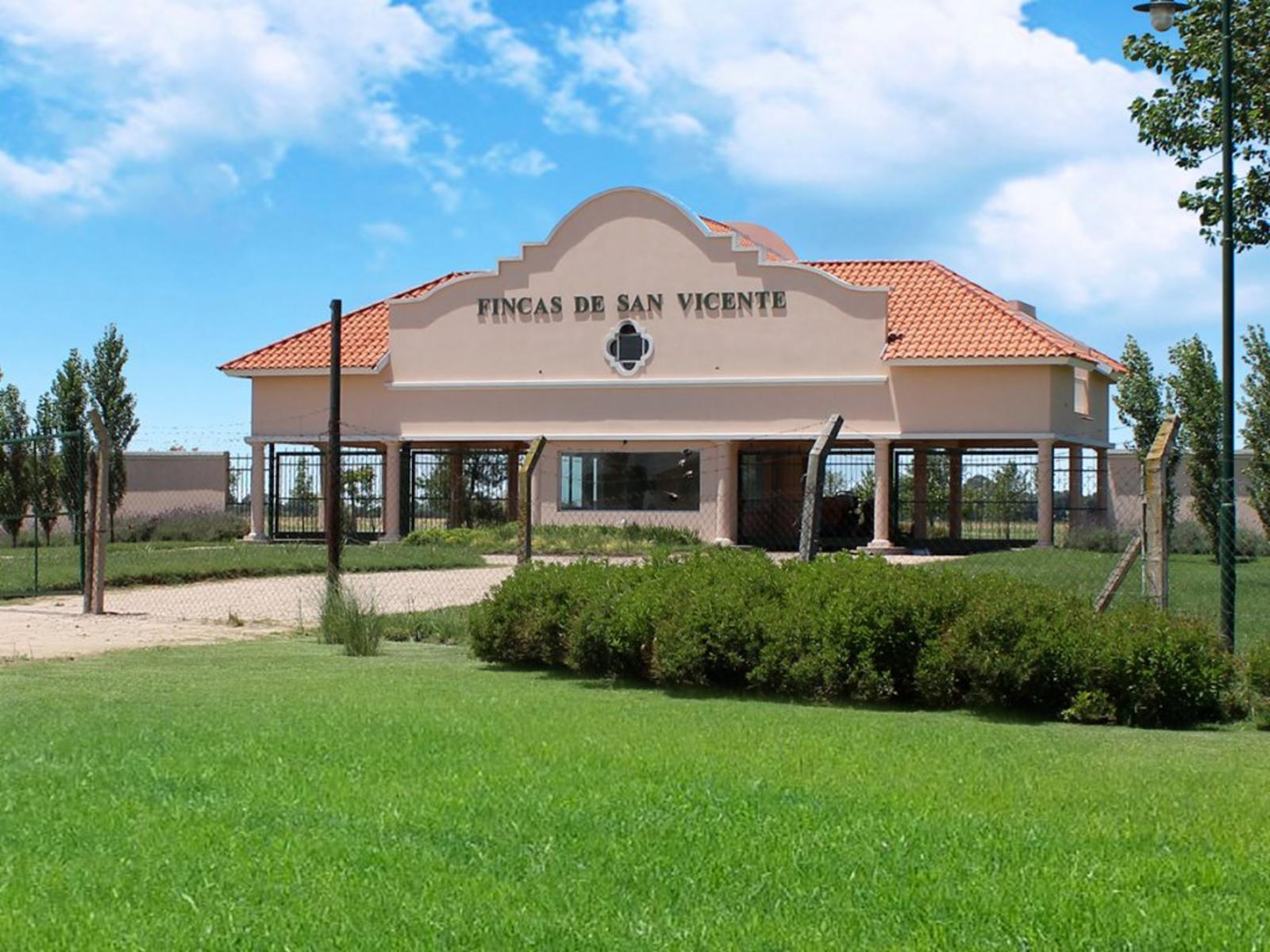 Excelente lote de 3560 m2 de superficie total en Fincas de San Vicente