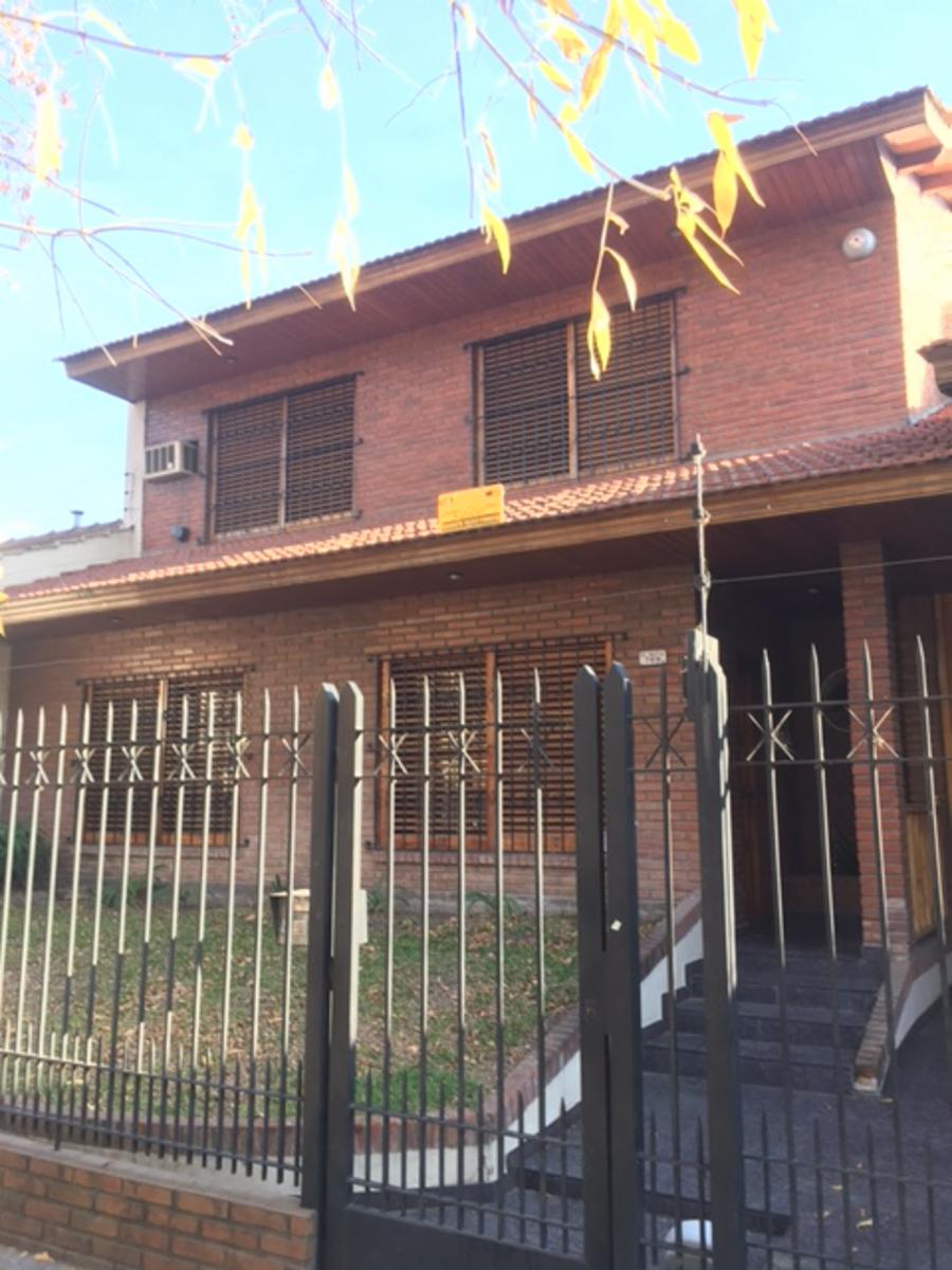 Chalet en zona residencial con pileta!! — foto 3