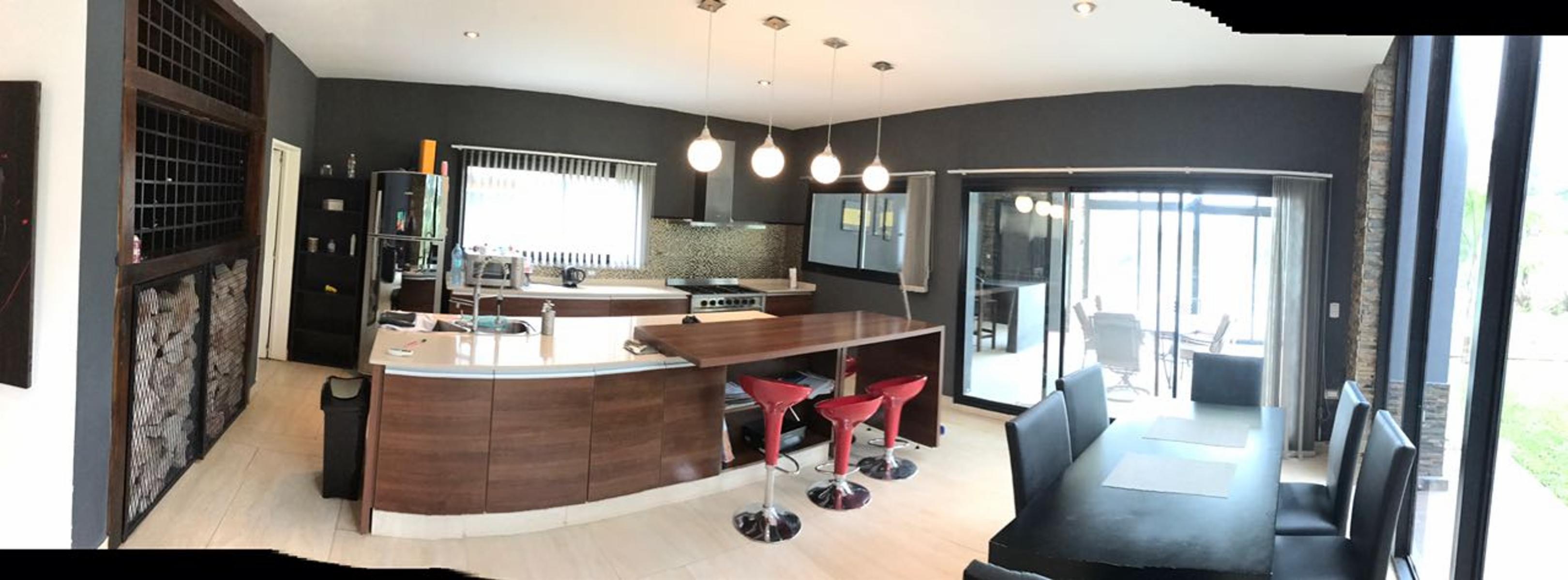 Importante propiedad en barrio privado El Lauquen - ALQUILER - 10