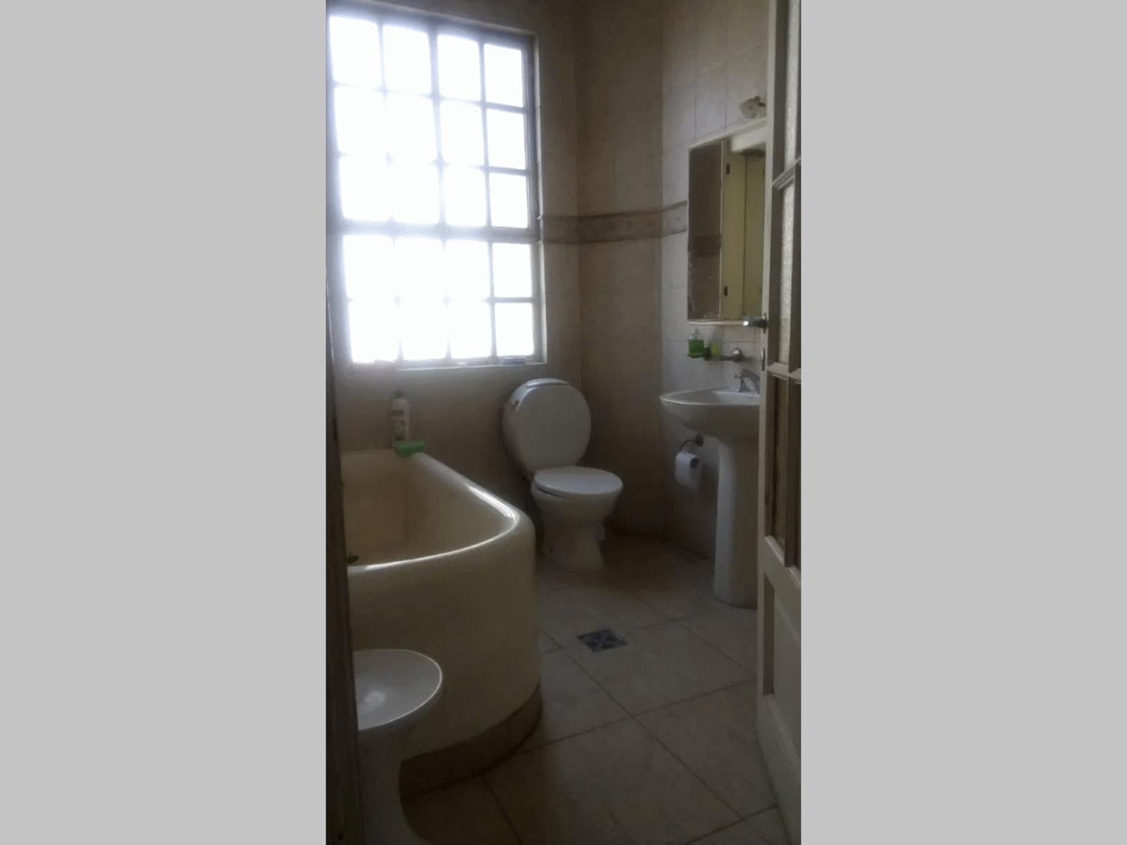 Departamento (piso) en Venta en Balvanera, impecable 6 ambientes 118 m2 + balcón, 2 baños - Hipólito Yrigoyen 2700 — foto 5