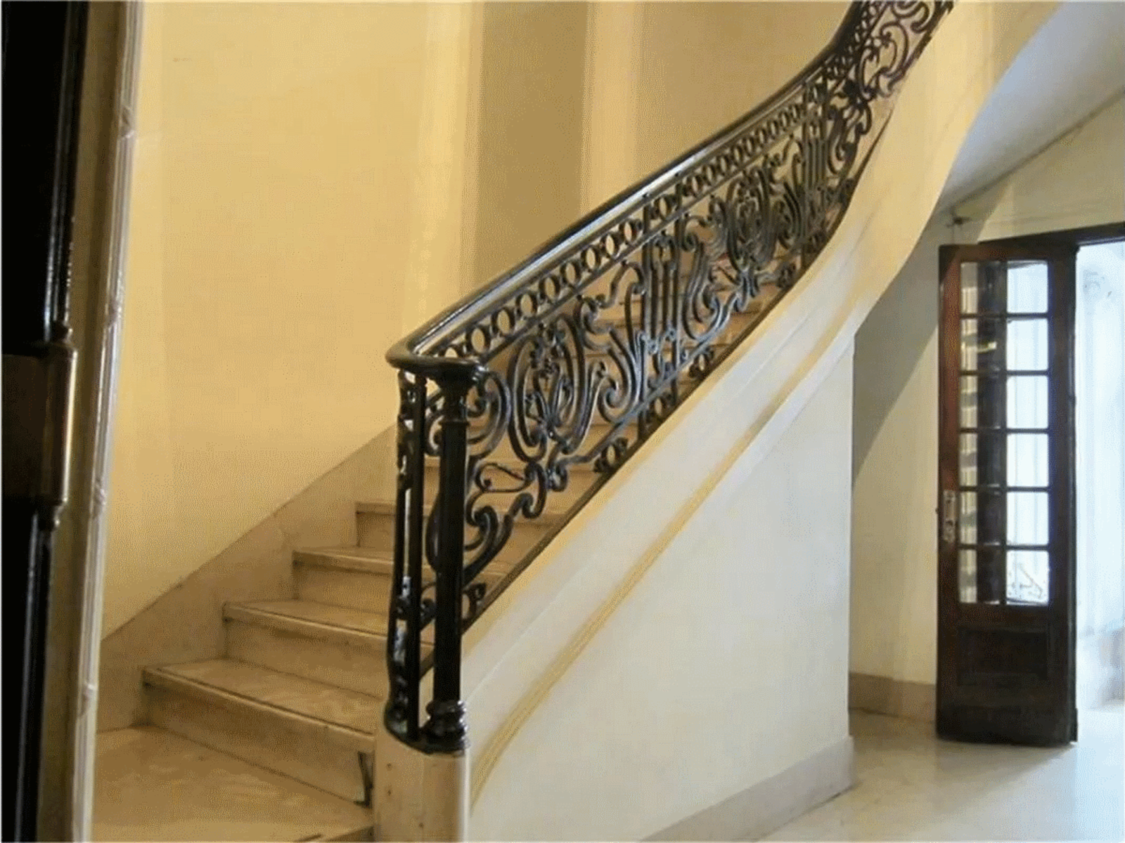 Departamento (piso) en Venta en Balvanera, impecable 6 ambientes 118 m2 + balcón, 2 baños - Hipólito Yrigoyen 2700 — foto 3