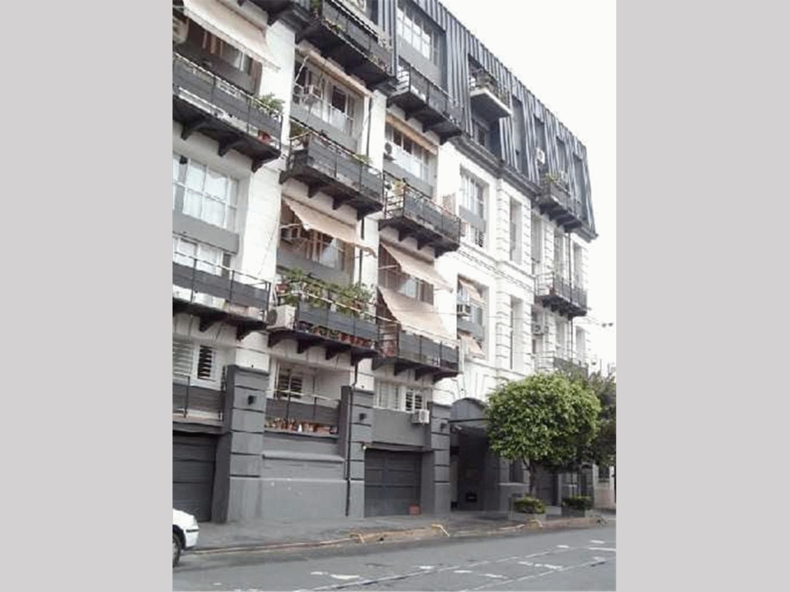 CON RENTA - NUEVO PRECIO - Departamento en Venta en Caballito 3 ambientes 70 m2 + balcón, al frente, con cochera – Emilio Mitre 500 — foto 3
