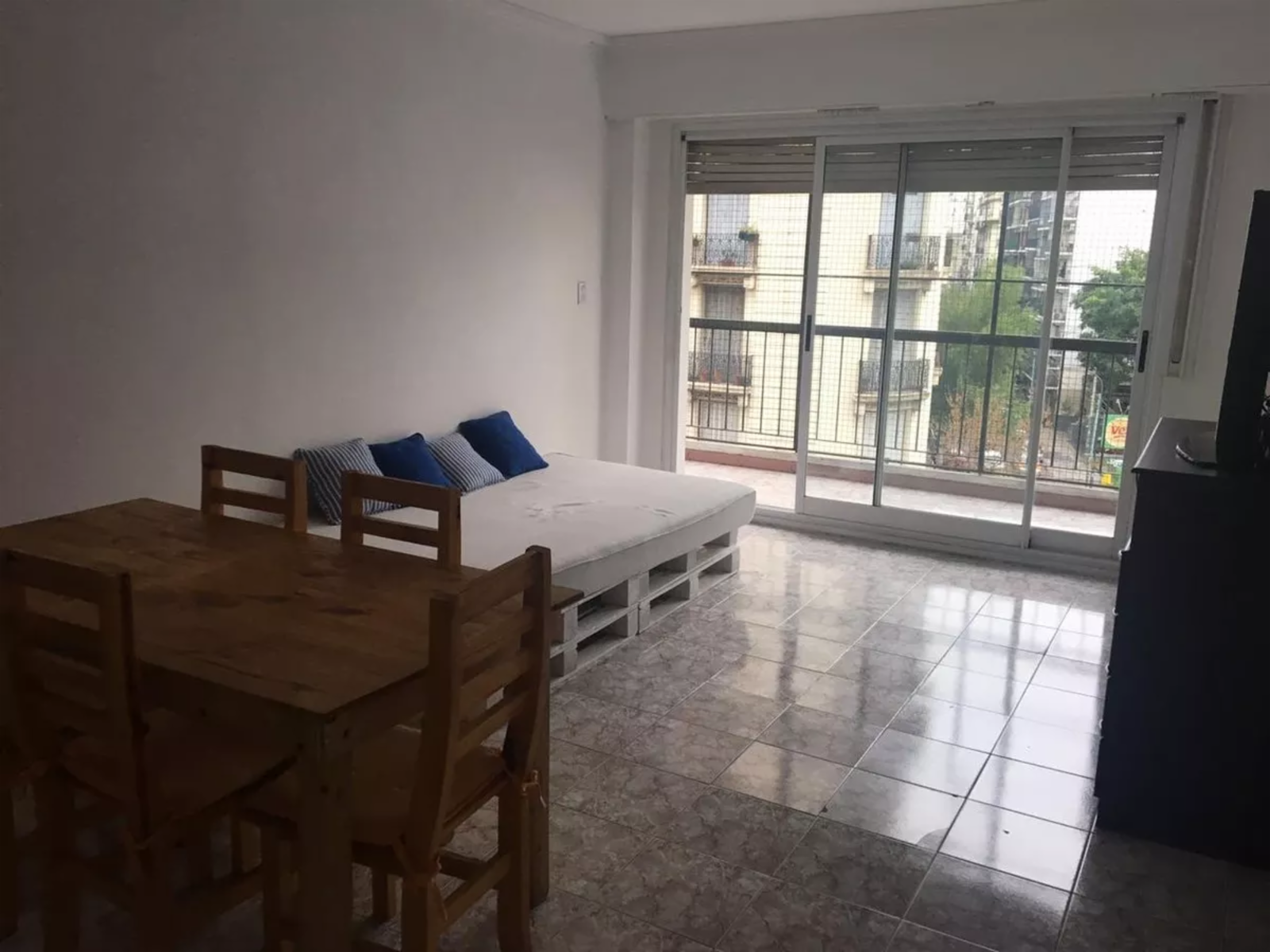 Departamento en Venta en Recoleta 4 ambientes 3 baños 108 m2 + balcón, al frente – Córdoba 2500 — foto 2