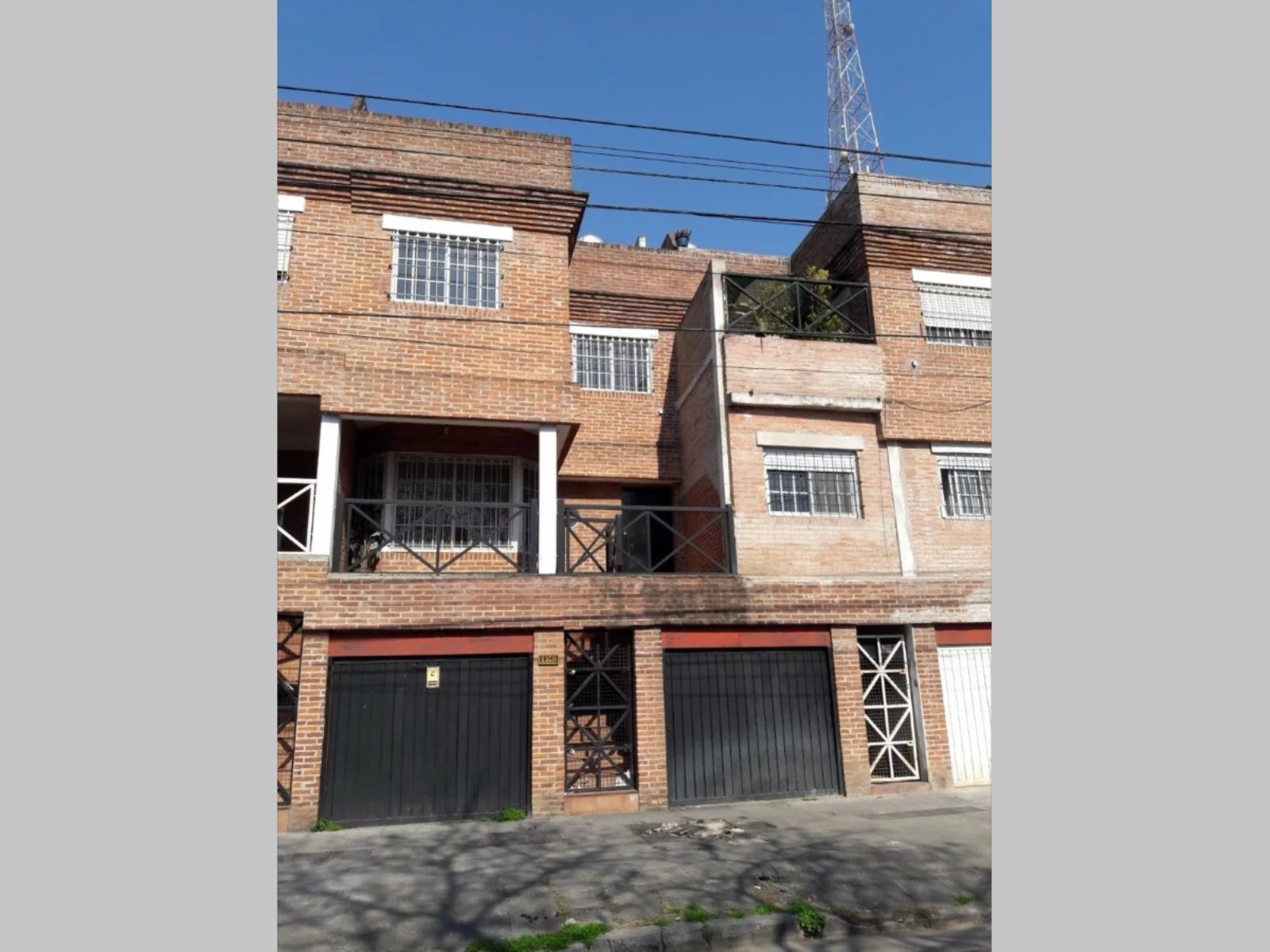 Departamento Triplex en Venta en Caballito, 4 ambientes 4 baños 150 m2 + balcón, patio, terraza, parrilla, 2 cocheras – Galicia 1900 - 3