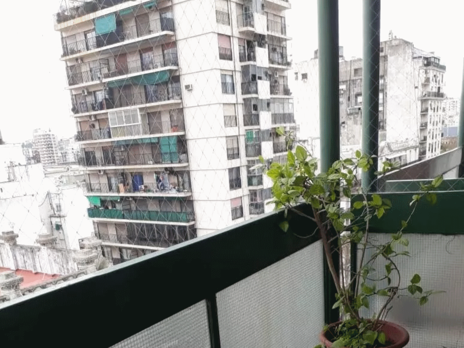NUEVO PRECIO - Departamento en Venta en Balvanera 4 ambientes más dependencia 96 m2, + balcón al frente cochera c baulera opcional – Rivadavia 3100 — foto 4