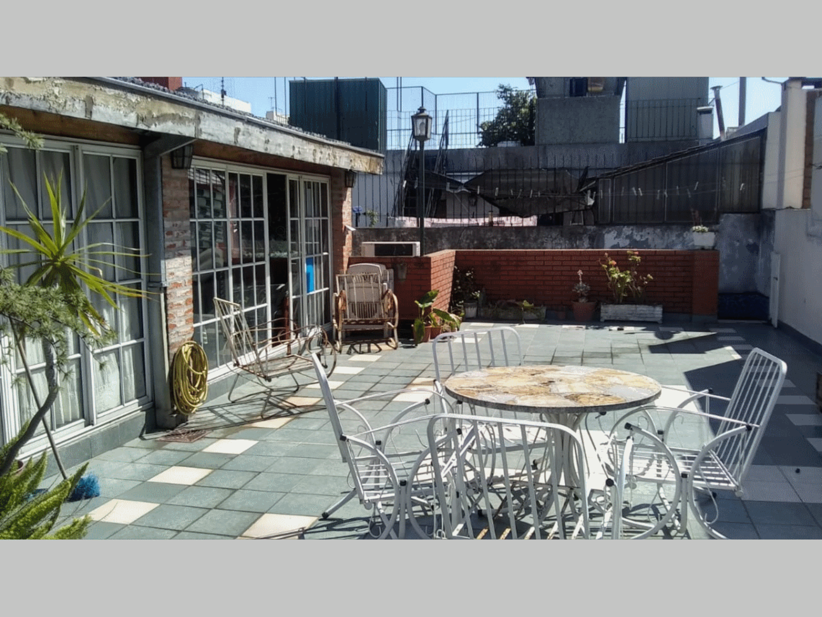 Casa en Venta en Versalles 3 ambientes 131 m2, 2 baños + terraza con quincho con parrilla, más garage y espacio guardacoches – Ruiz de los Llanos 1300 - 15