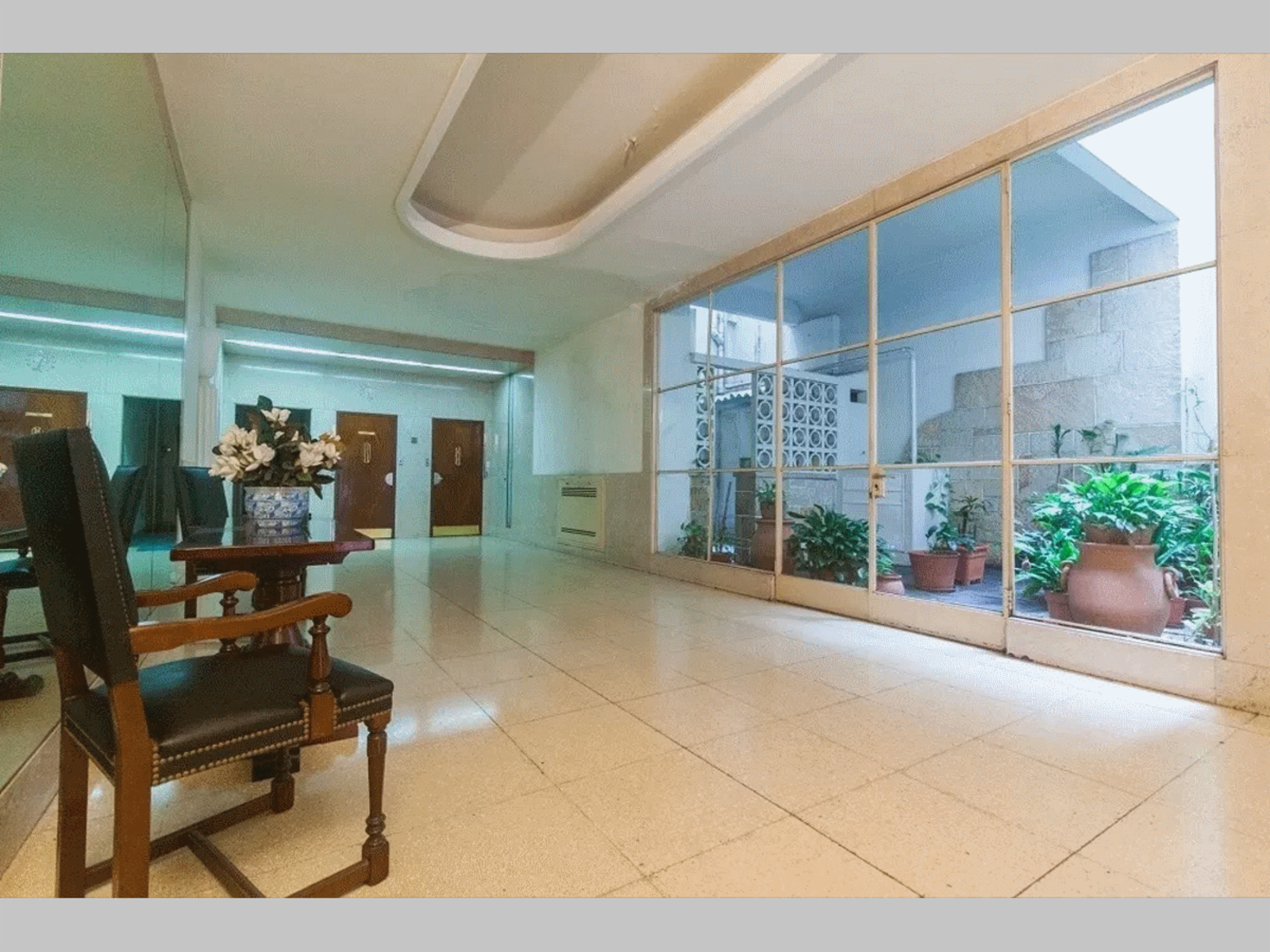 Semipiso en Venta en Recoleta 4 ambientes 2 baños más dependencia, 144 m2 + balcón, al frente - J A Pacheco de Melo 1800 — foto 2
