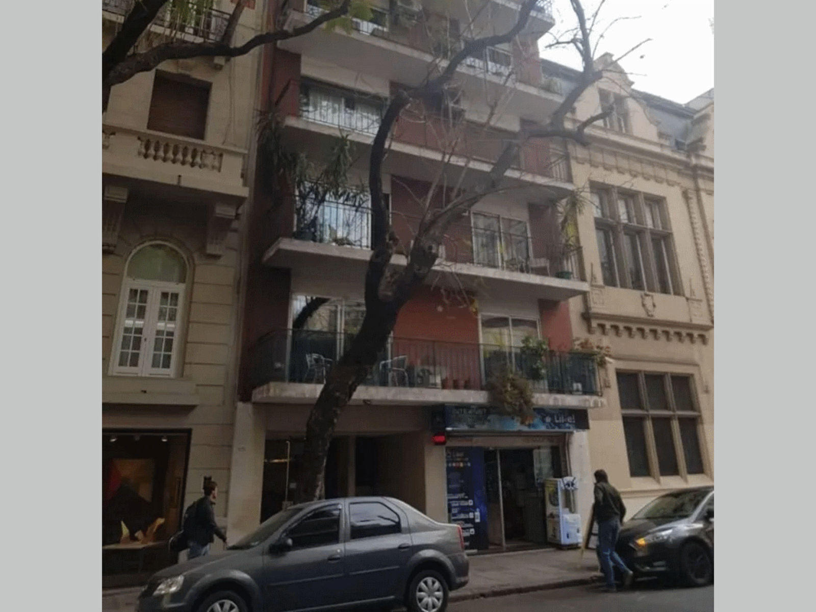 Departamento en Venta en Recoleta 4 ambientes + dependencia 110 m2 + balcón - Guido 1700 — foto 2