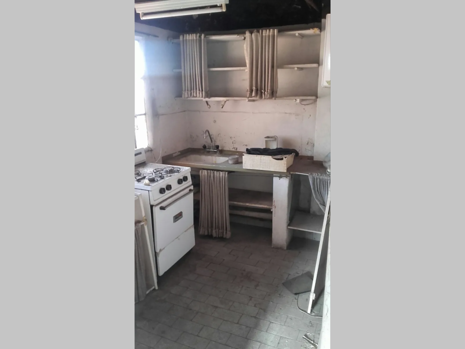 OPORTUNIDAD, A REFACCIONAR - PH en Venta en Parque Chacabuco 5 ambientes 4 dormitorios 2 baños 92 m2 contrafrente 2 plantas - Doblas 1000 — foto 12