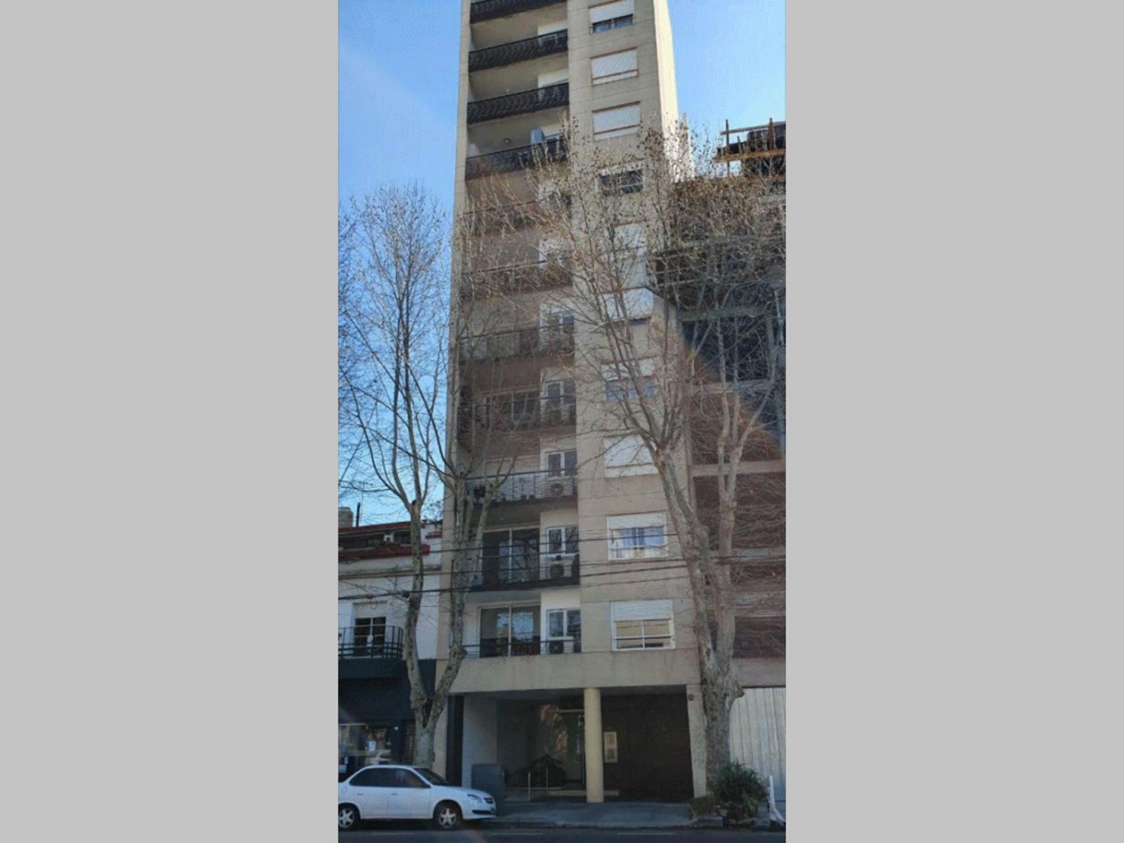 Departamento en Venta en Caballito 3 ambientes 2 baños 65 m2 + balcón aterrazado al frente, piso alto, amenities - Av Avellaneda 1500 — foto 2