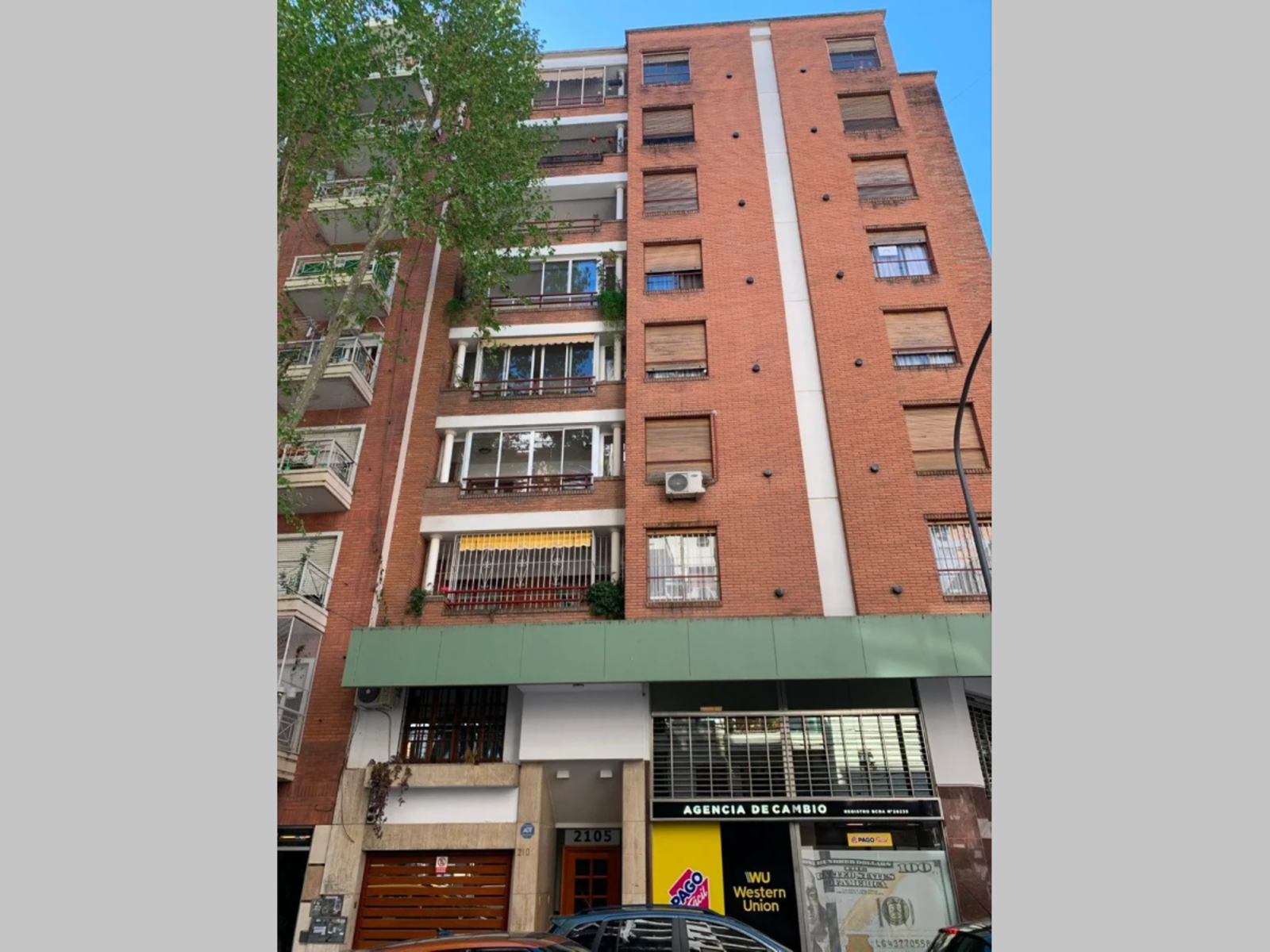 Departamento en Venta en Flores 4 ambientes 2 dormitorios 2 baños 75 m2 + balcón aterrazado - Ramón Falcón 2100 — foto 2