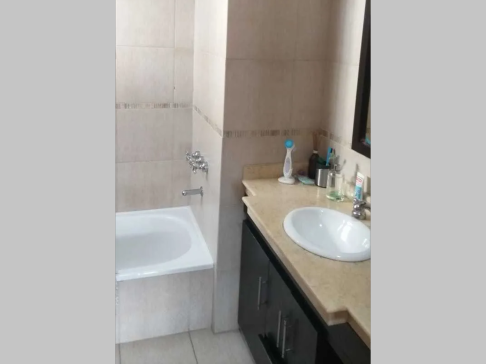 CON COCHERA - Departamento (semipiso) en Venta en Flores, 4 ambientes 2 baños 85 m2 + balcón al frente, y cochera - Juan B Alberdi 2000 — foto 11