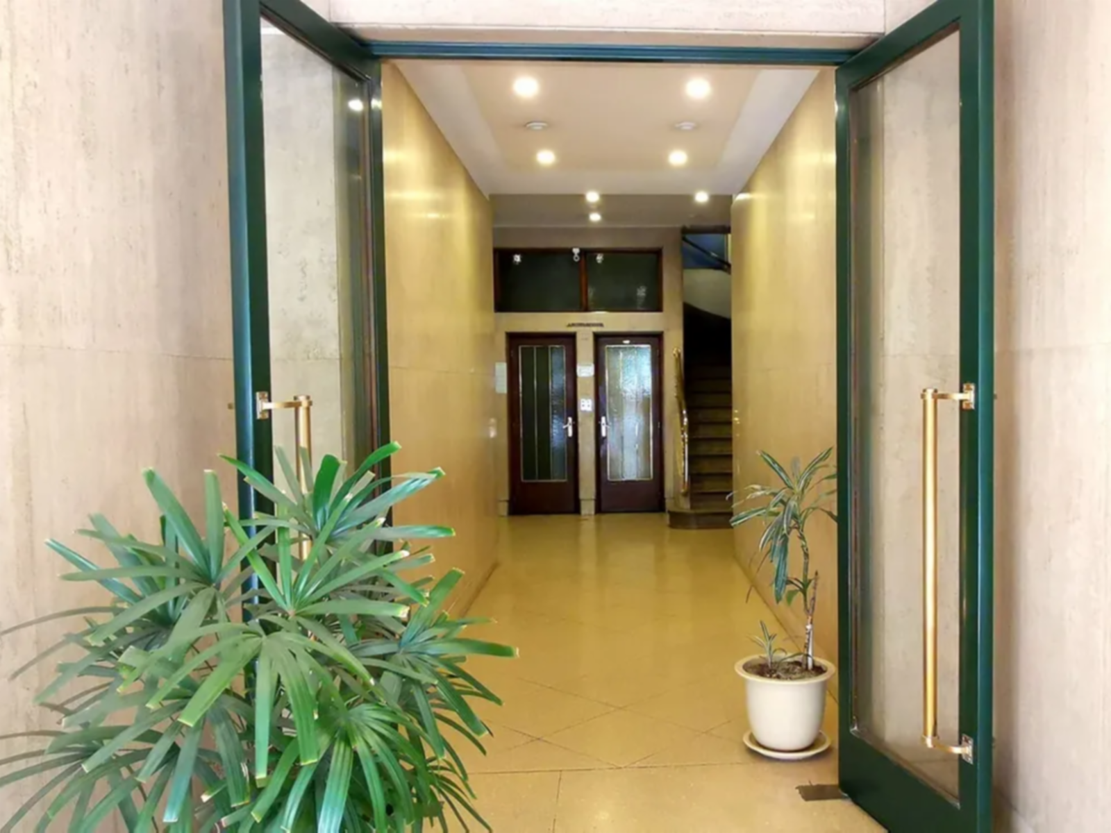 OPORTUNIDAD, IMPECABLE - Departamento en Venta en Almagro, 3 ambientes + dependencia, 80 m2 + balcón al frente - Av Rivadavia 3300 — foto 3