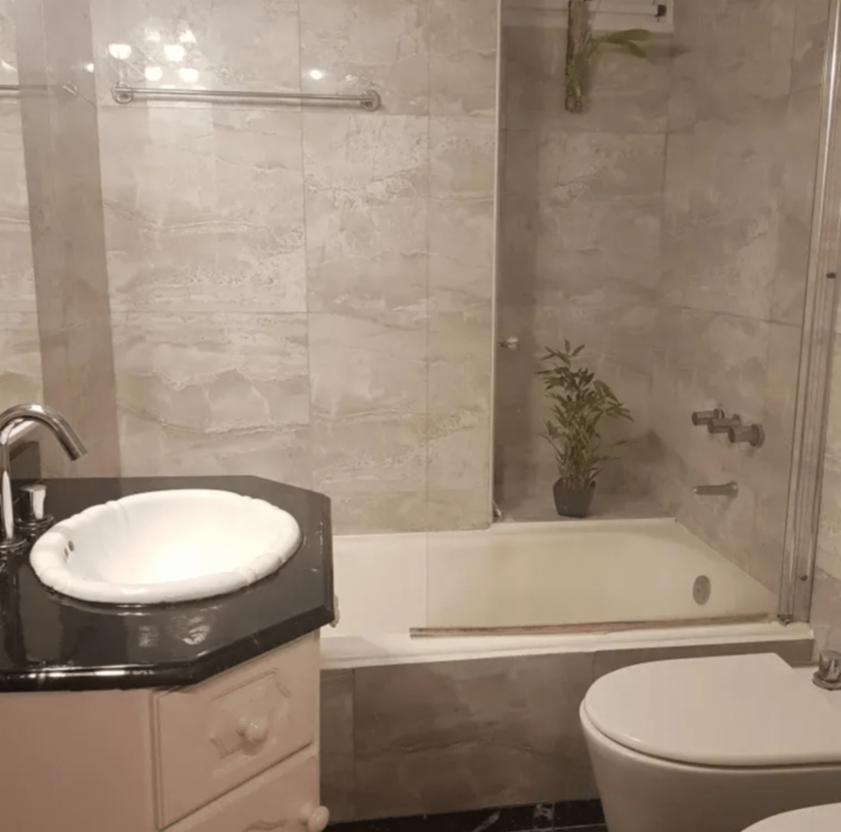 768-VENTA DEPARTAMENTO SARMIENTO 2500 2° PISO-OPTATIVO MUEBLES - AL FRENTE 3 AMB. 72/62 M2 - U$S 140.000 — foto 5
