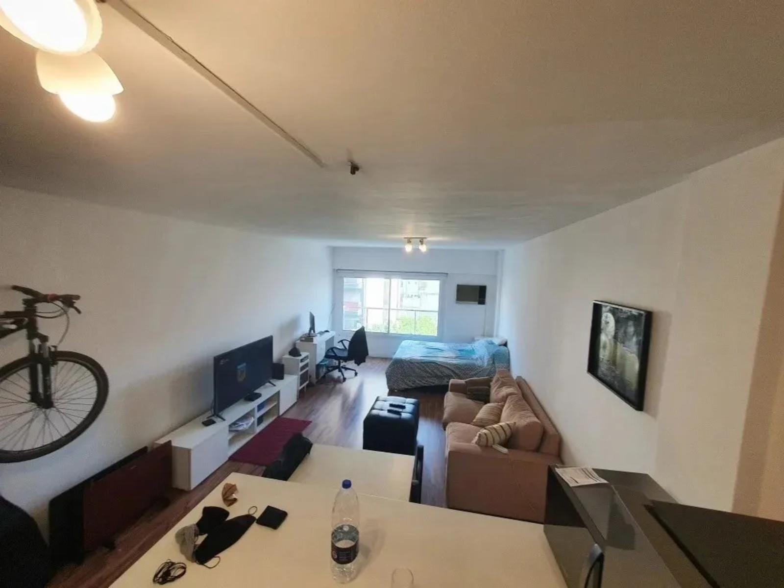 EXCELENTE MONO AMBIENTE MUY AMPLIO ZONA BALVANERA