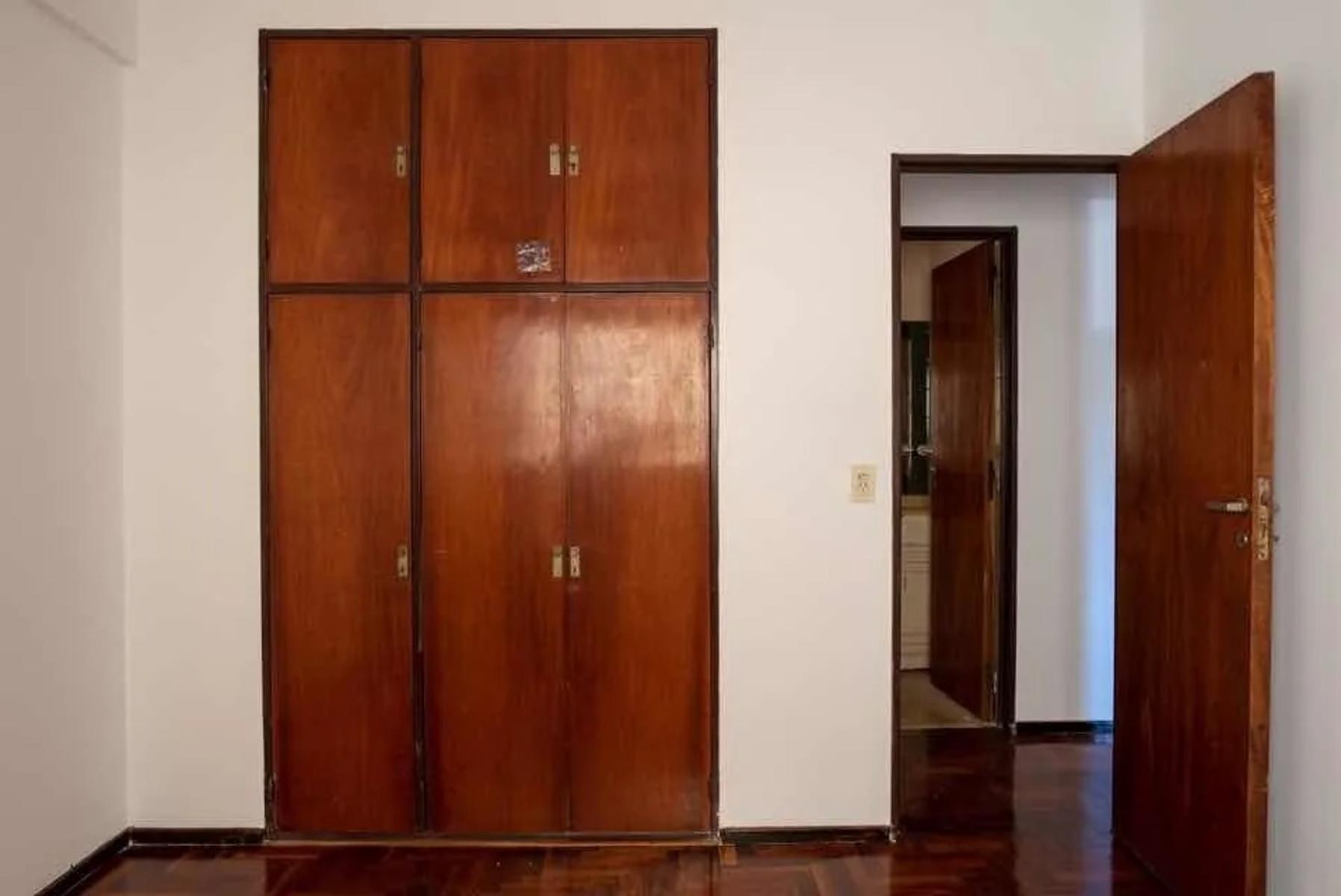 EXCELENTE DEPARTAMENTO DE 3 AMBIENTES CON COCHERA EN CABALLITO — foto 3