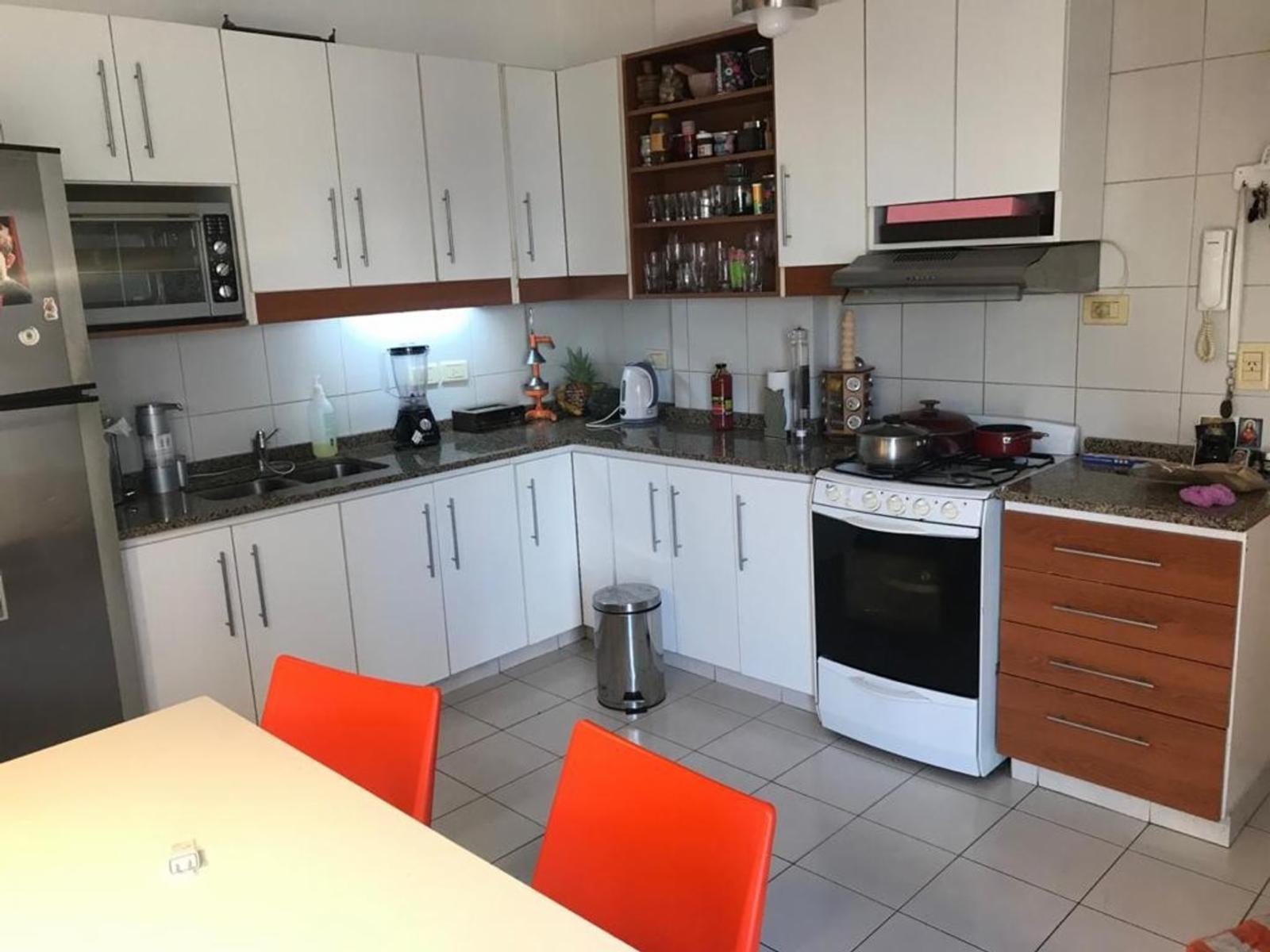 EXCELENTE DEPARTAMENTO CON PISCINA Y COCHERA DE 4 AMBIENTES — foto 4