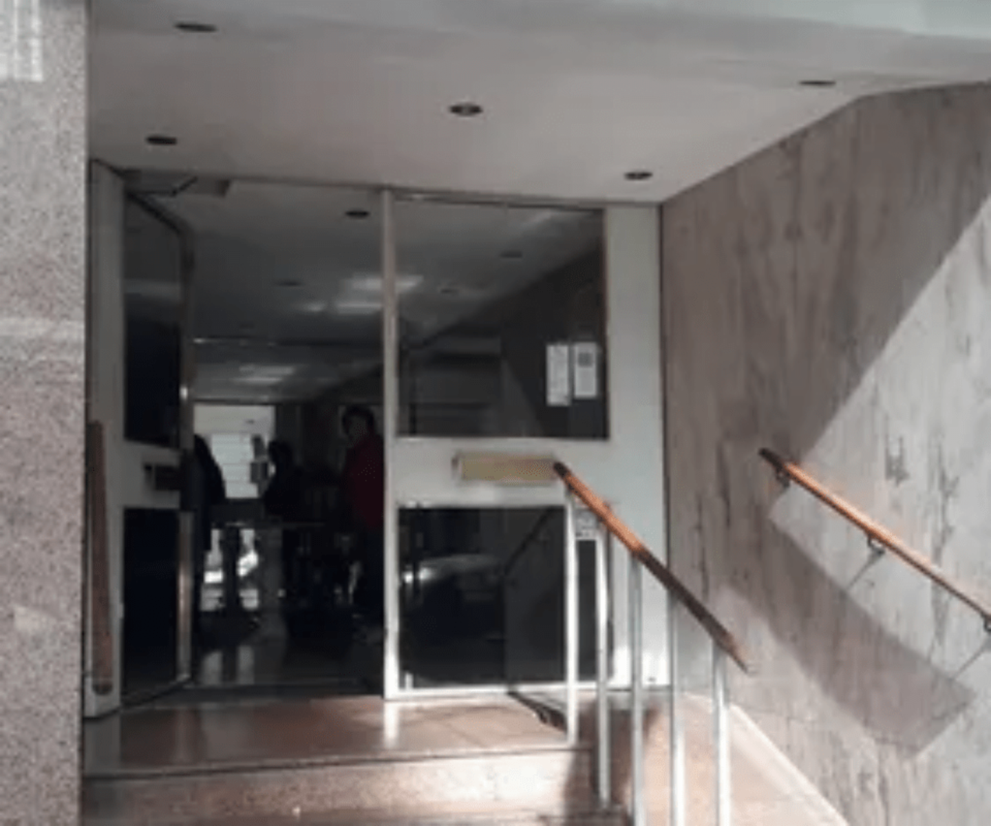 MONOAMBIENTE PISO 2 POR ESCALERA INTERNO — foto 13