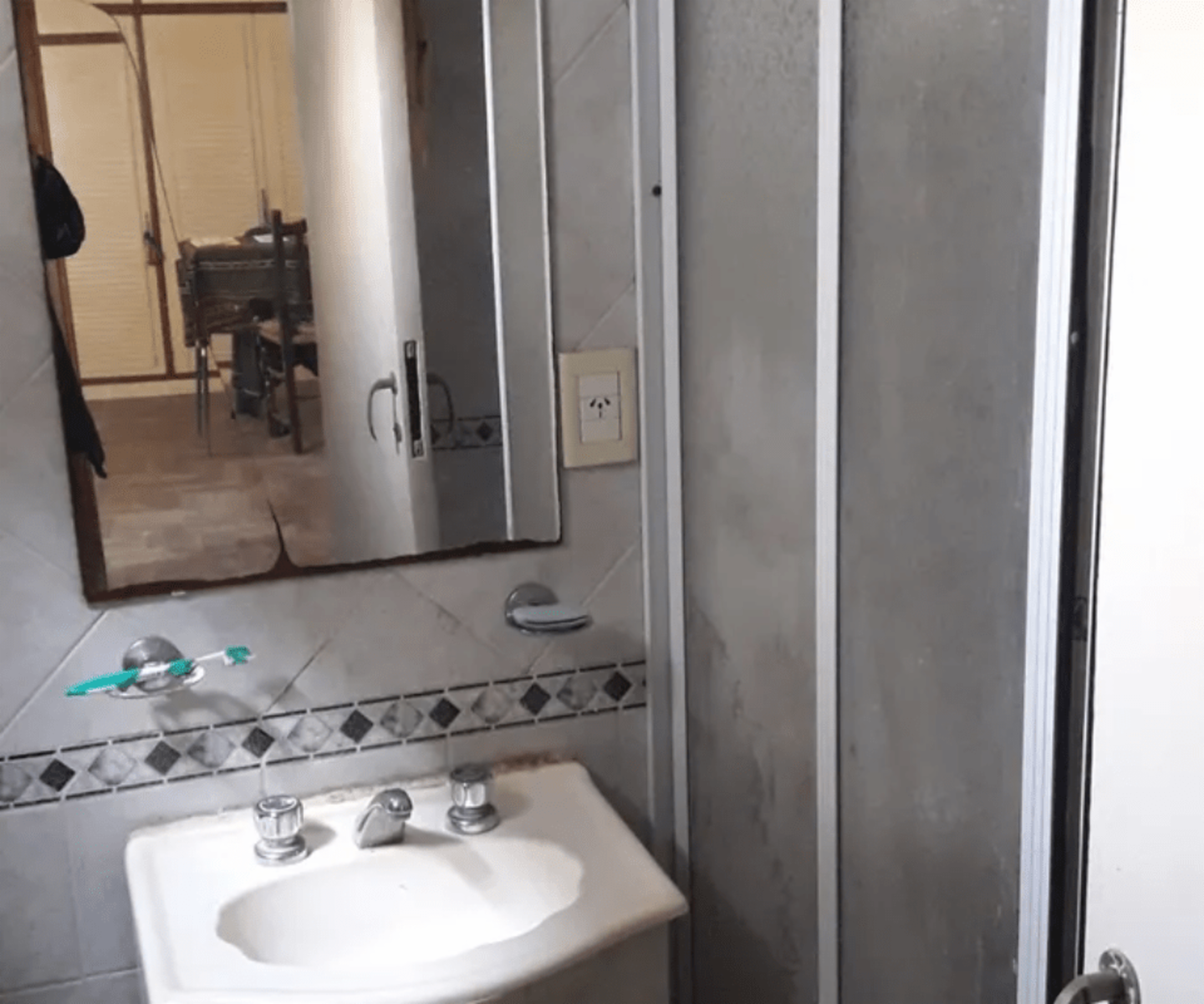 MONOAMBIENTE PISO 2 POR ESCALERA INTERNO — foto 4