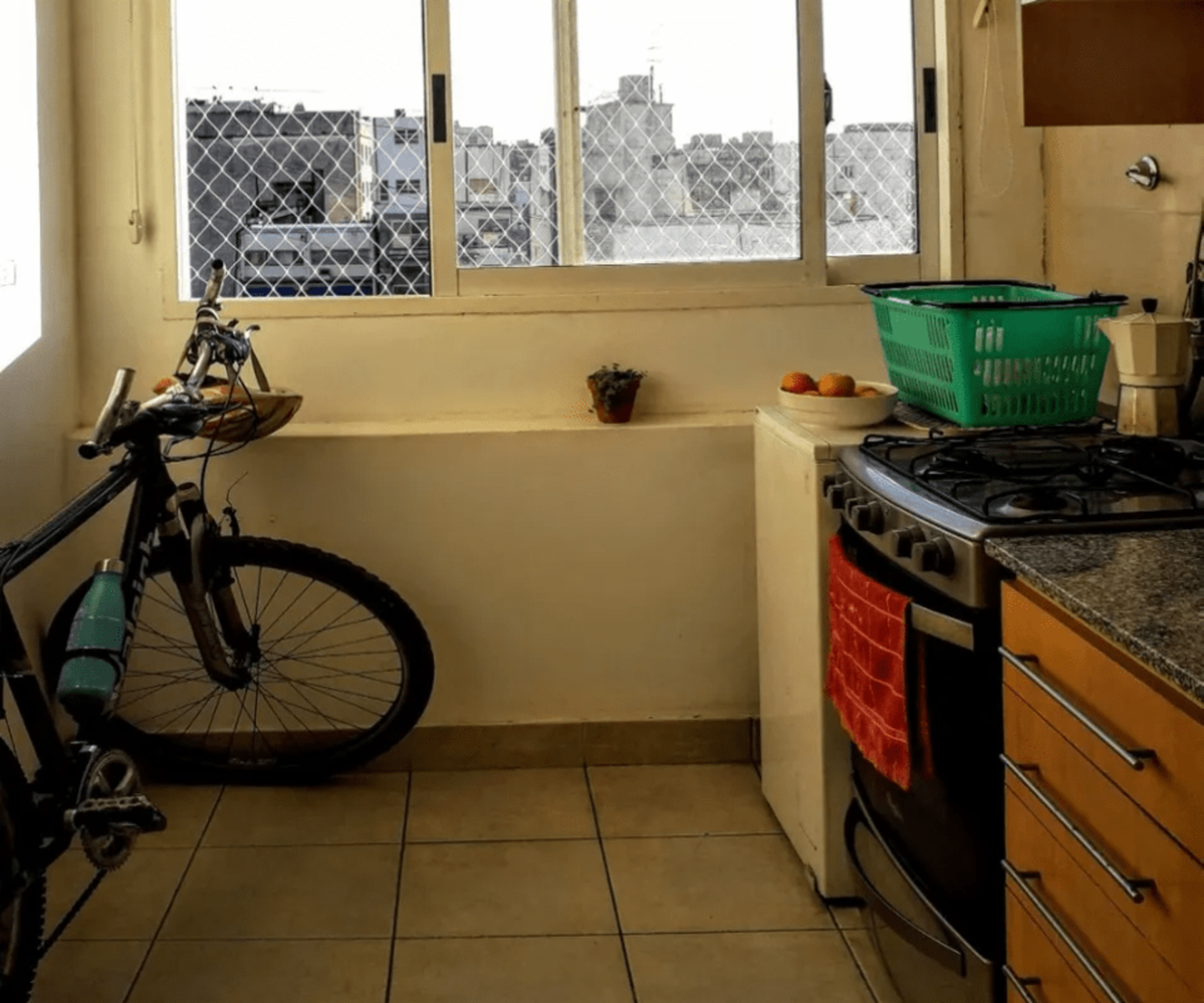 EXCELENTE DEPARTAMENTO DE 2 AMBIENTES MUY LUMINOSO 15 AÑOS ANTIGUEDAD — foto 10