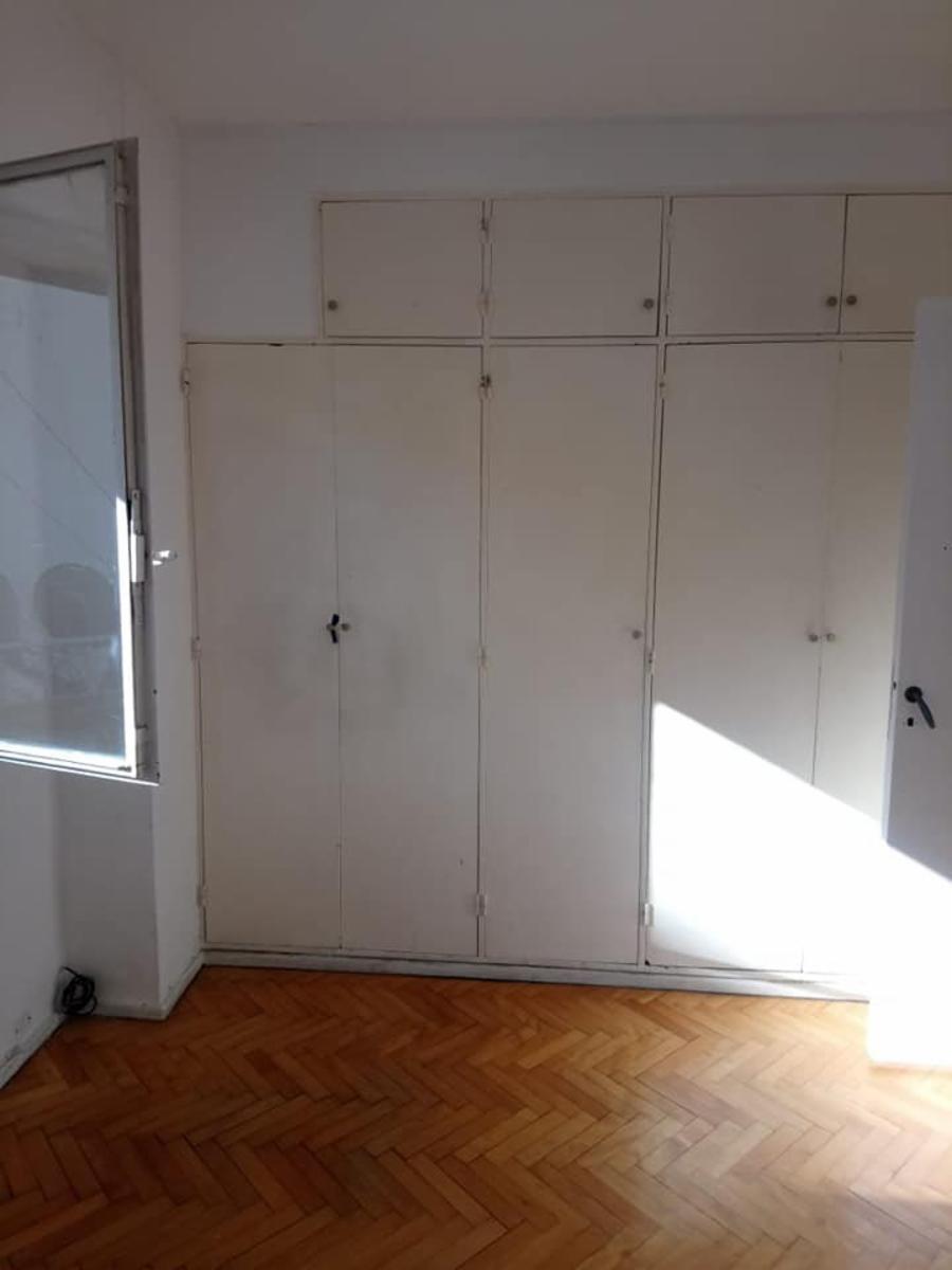 EXCELENTE DEPARTAMENTO DE 3 AMBIENTES CON DEPENDENCIA MUY LUMINOSO — foto 2