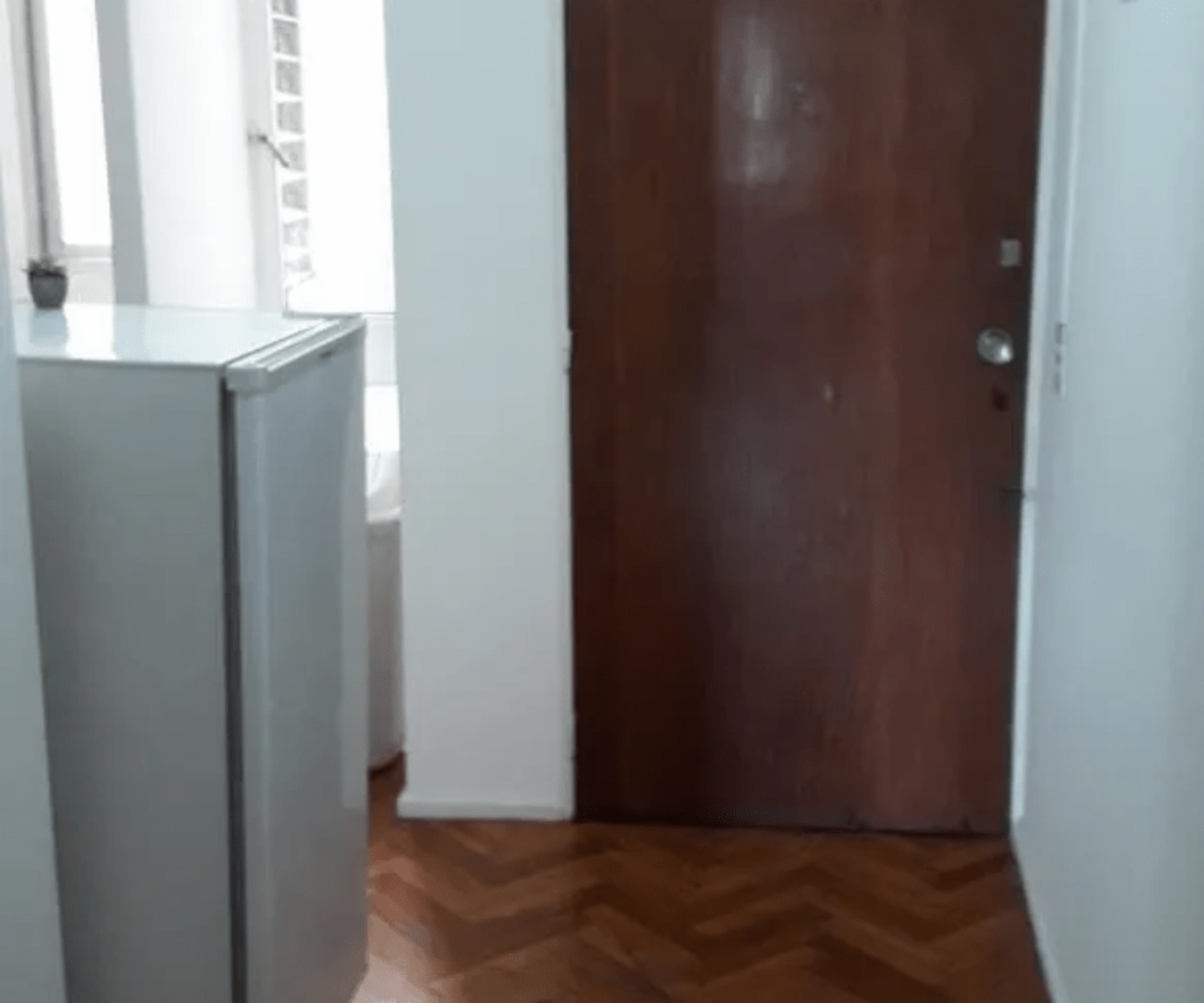 EXCELENTE MONOAMBIENTE, AMPLIO, LUMINOSO Y AMOBLADO — foto 9