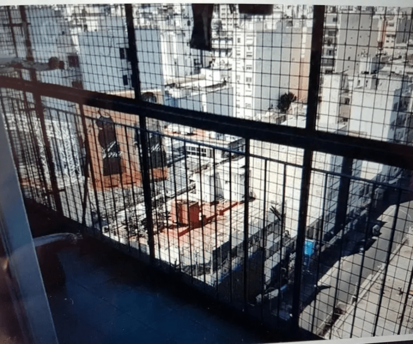 DEPARTAMENTO 5 AMBIENTES, 3 BAÑOS CON BALCON HACIA AV. CORRIENTES, 95 M2