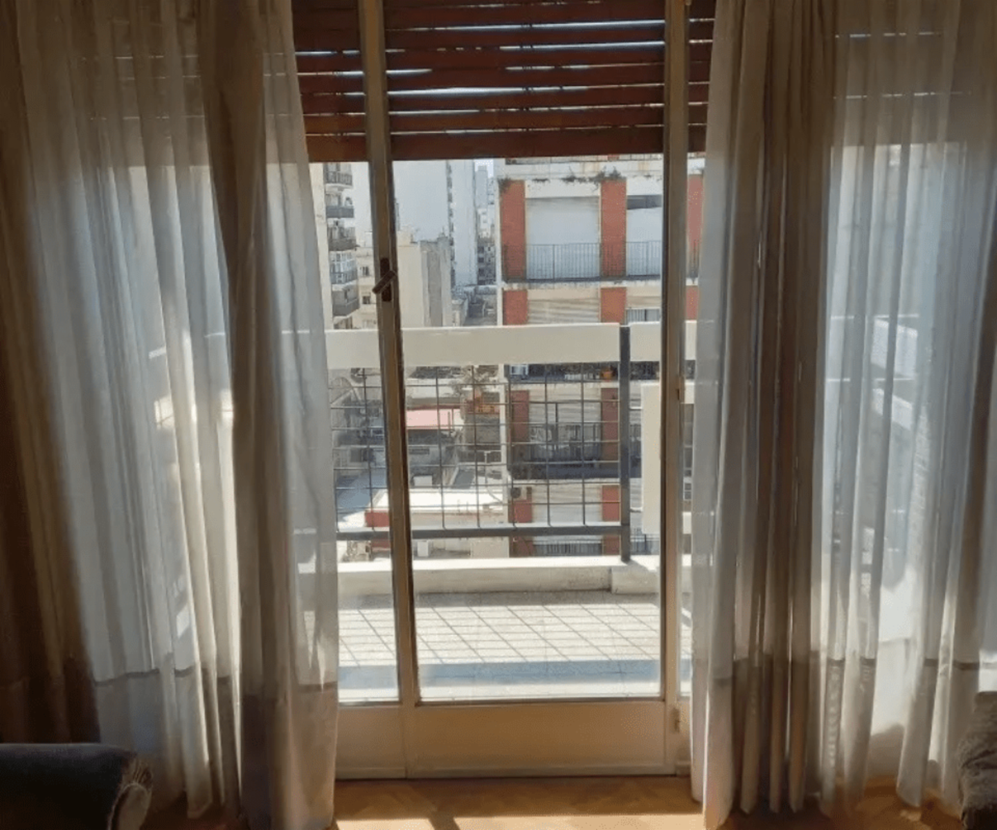 EXCELENTE DTO. 2 AMBIENTES MUY LUMINOSO CON BALCON — foto 3