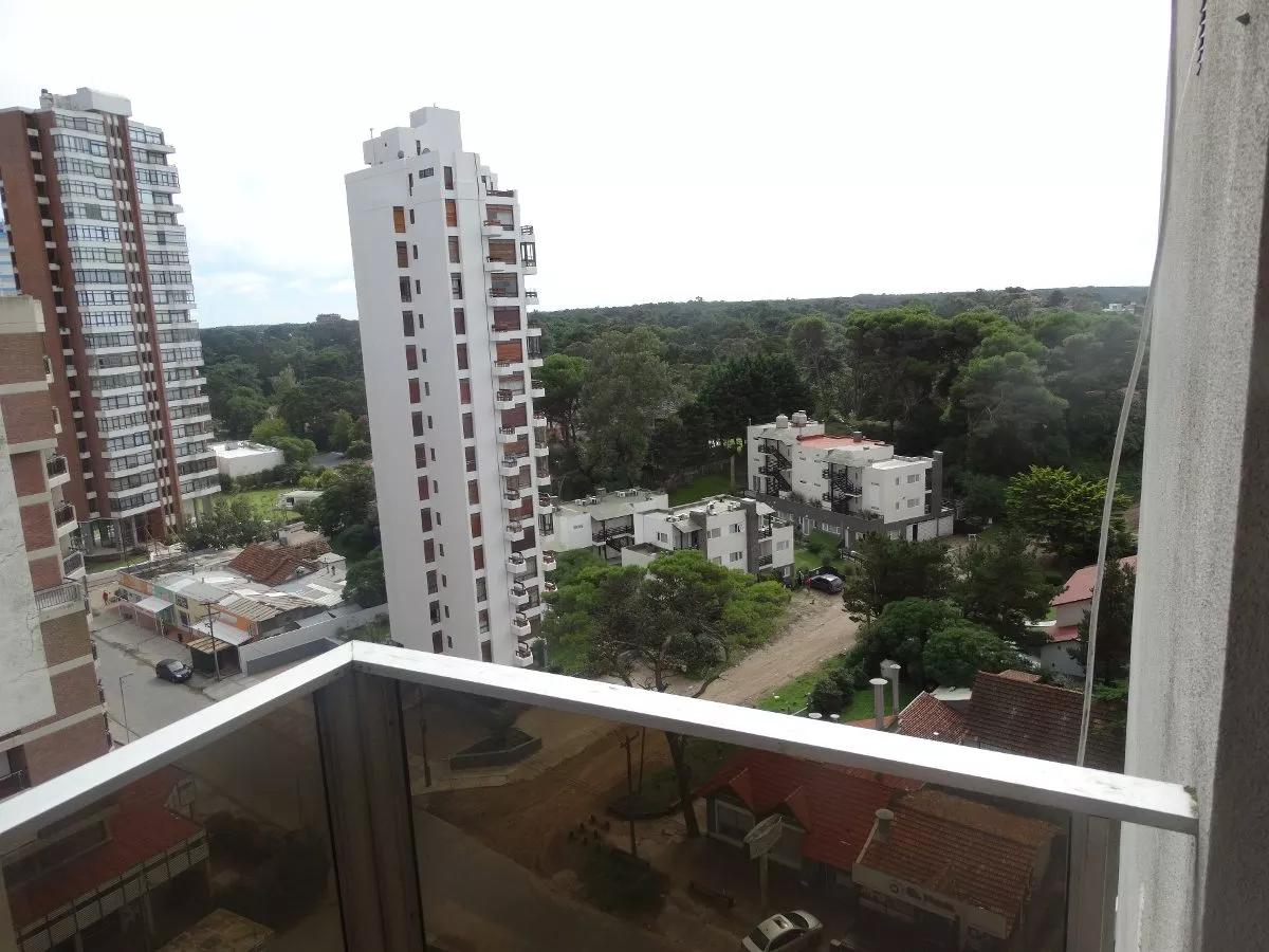 Hermoso departamento en zona centro de Pinamar, con vistas al mar y cochera — foto 2