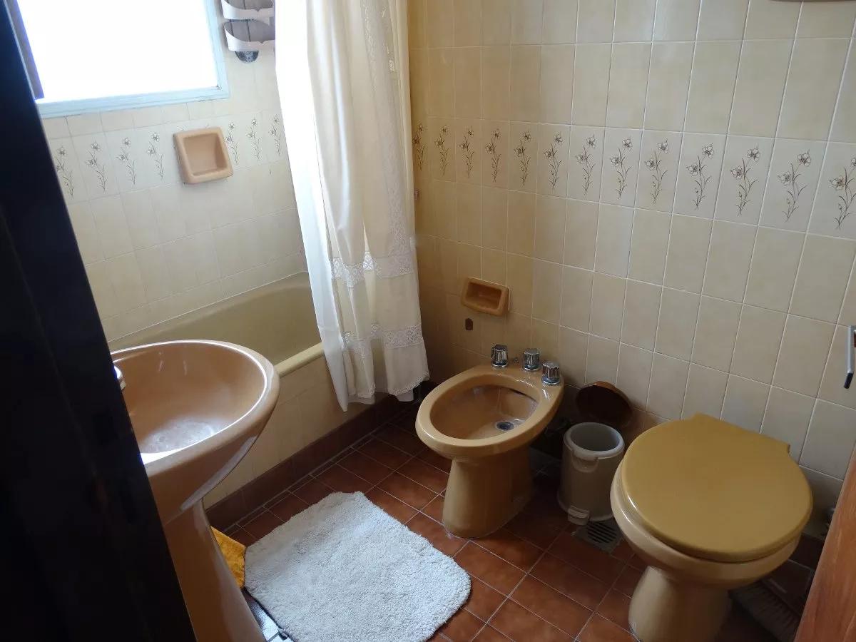 Hermoso departamento en zona centro de Pinamar, con vistas al mar y cochera — foto 3