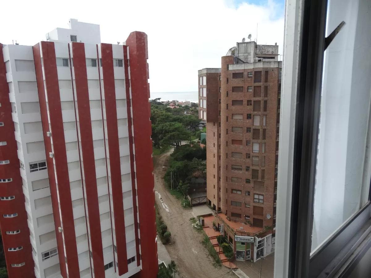 Hermoso departamento en zona centro de Pinamar, con vistas al mar y cochera — foto 4