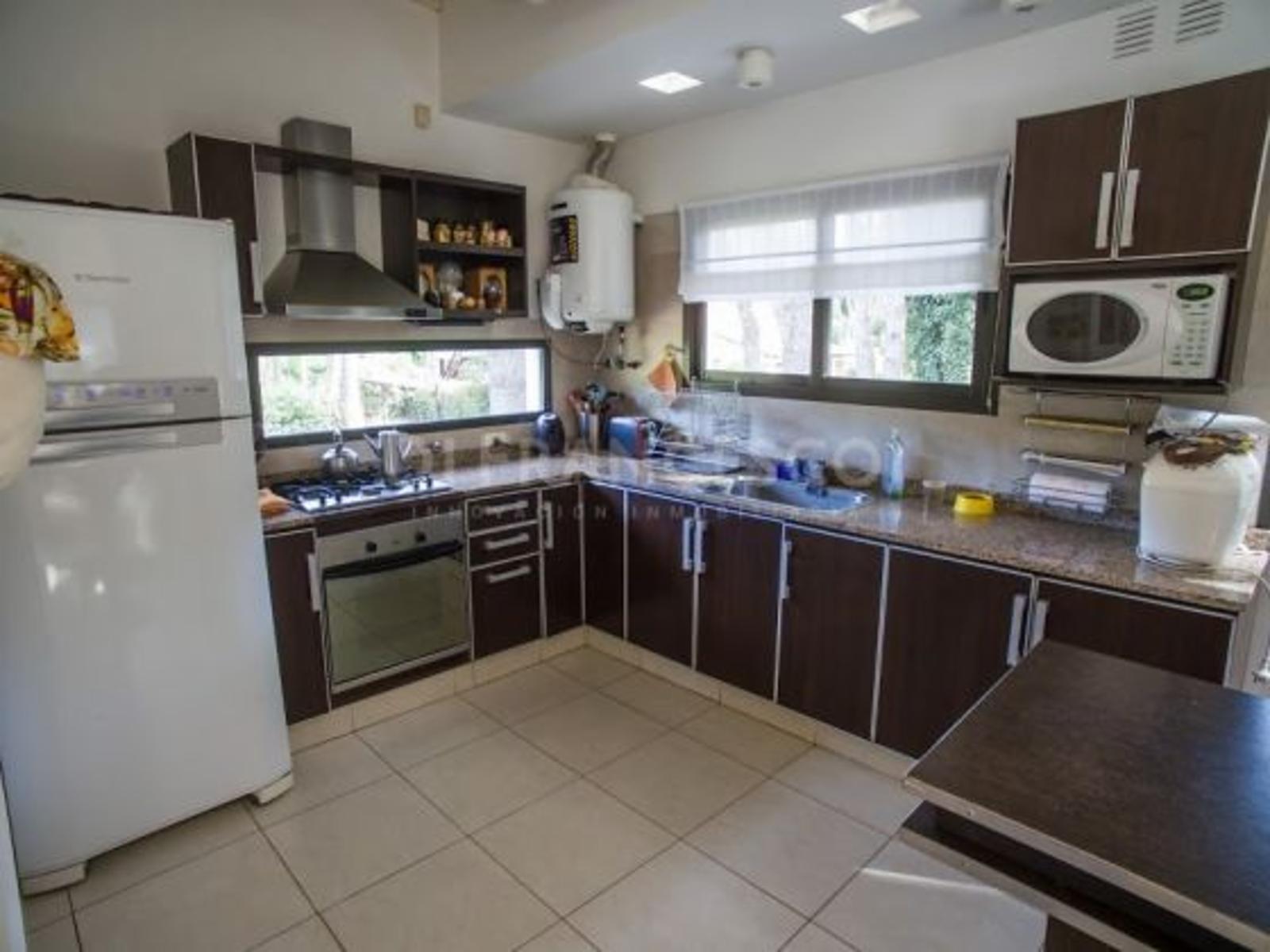 Hermosa casa moderna de 3 dormitorios en Pinamar — foto 2