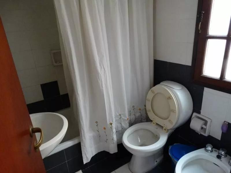 Excelente triplex en Pinamar a 100 metros del mar. Oportunidad! — foto 9