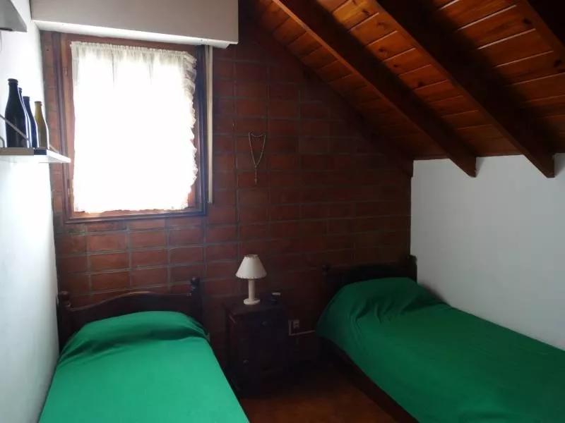 Excelente triplex en Pinamar a 100 metros del mar. Oportunidad! — foto 10