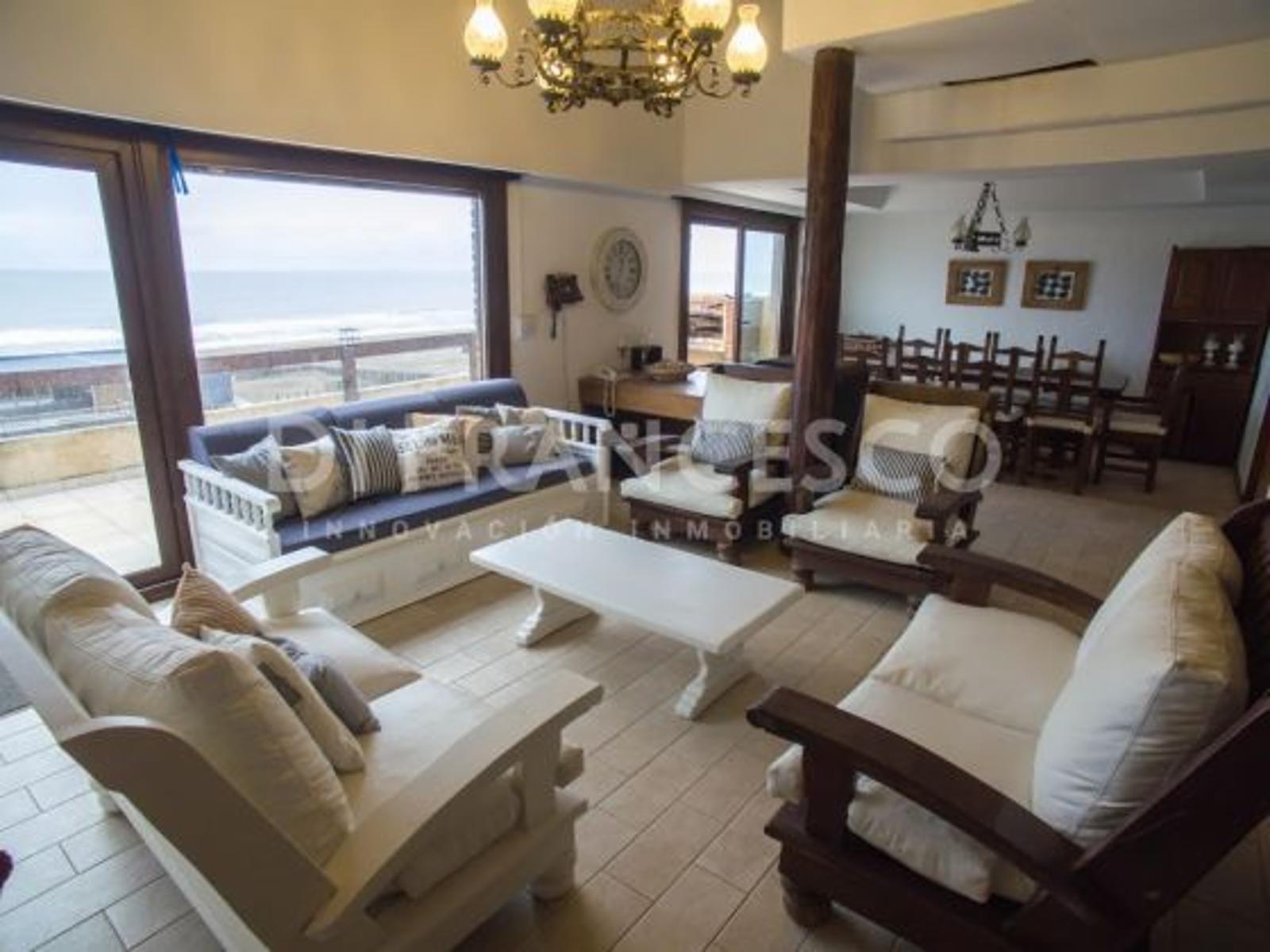 Impresionante semipiso frente al mar. Departamento en Venta. — foto 3