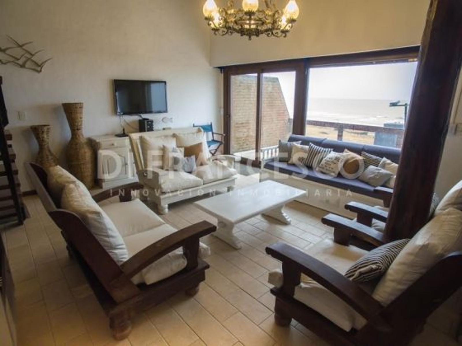 Impresionante semipiso frente al mar. Departamento en Venta. — foto 9