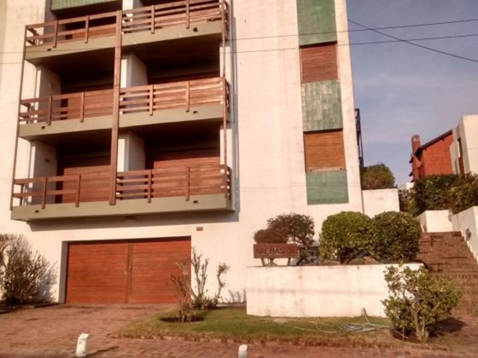Cómodo departamento con patio, segunda línea al mar. Departamento en Venta. — foto 10