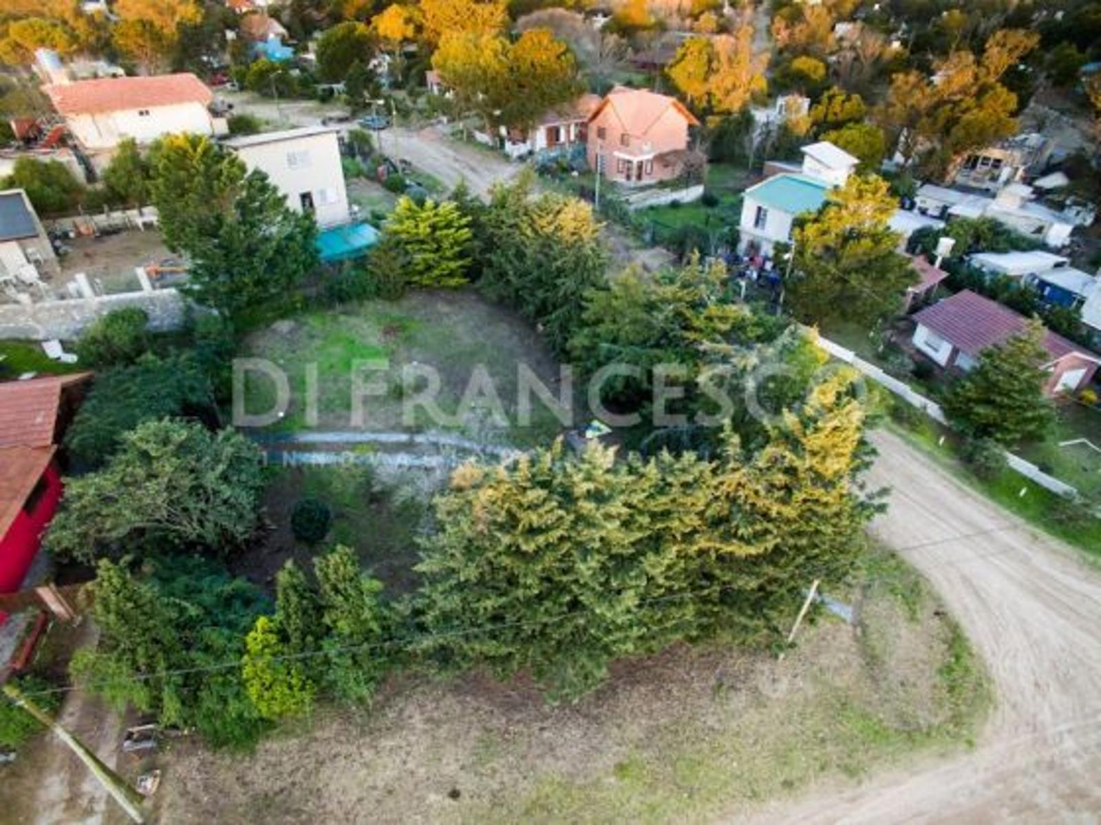Hermoso lote en esquina. Arbolado. Terreno en Venta. — foto 4