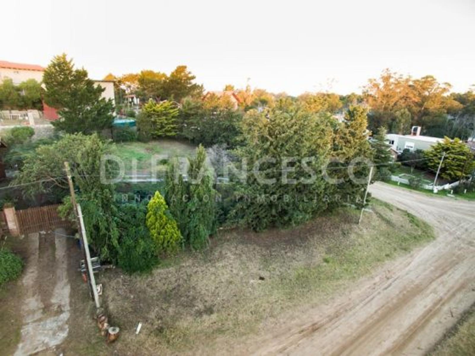 Hermoso lote en esquina. Arbolado. Terreno en Venta. — foto 6