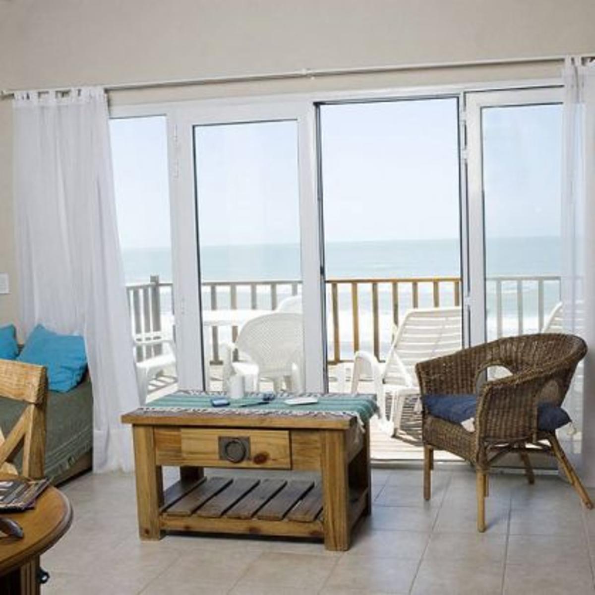 Departamento sobre la playa. 2 dormitorios. Cochera. Mar de Ostende. Departamento en Venta. — foto 2