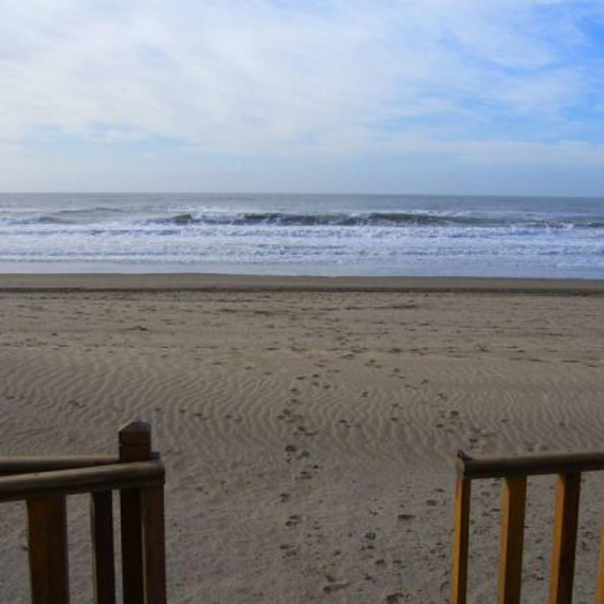Departamento sobre la playa. 2 dormitorios. Cochera. Mar de Ostende. Departamento en Venta. — foto 9