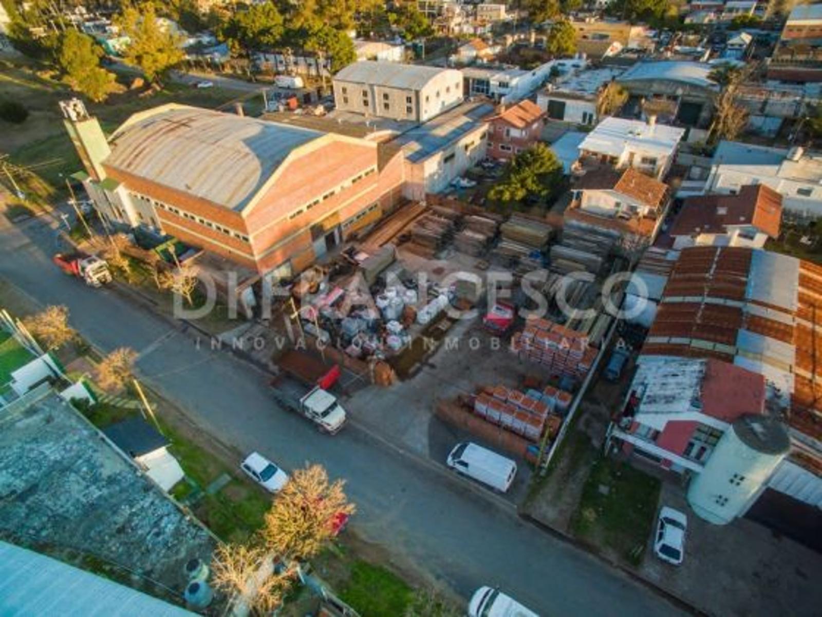 Lote Industrial-Comercial en Pinamar. Terreno en Venta.